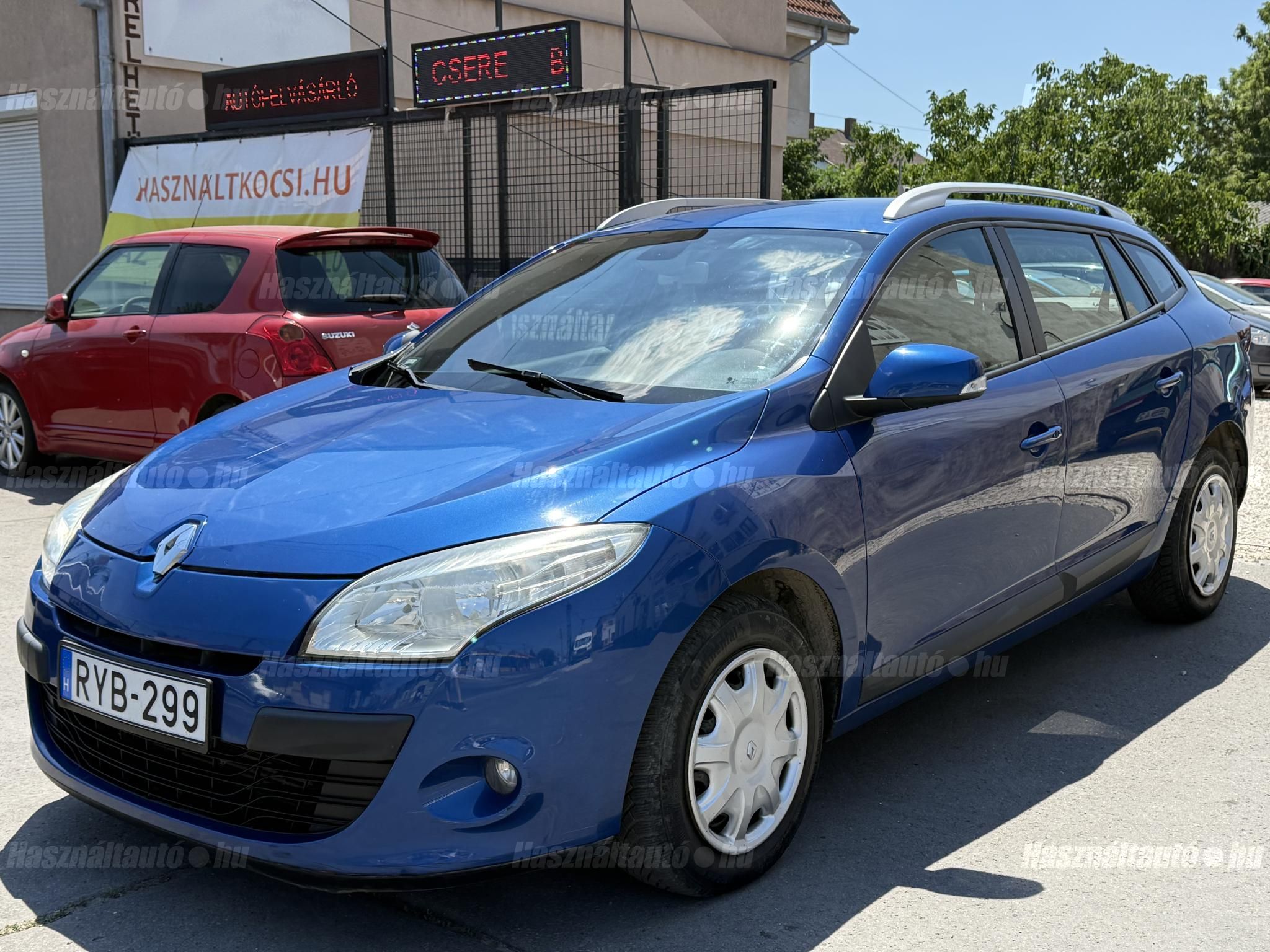RENAULT MEGANE 2010/7 - 1