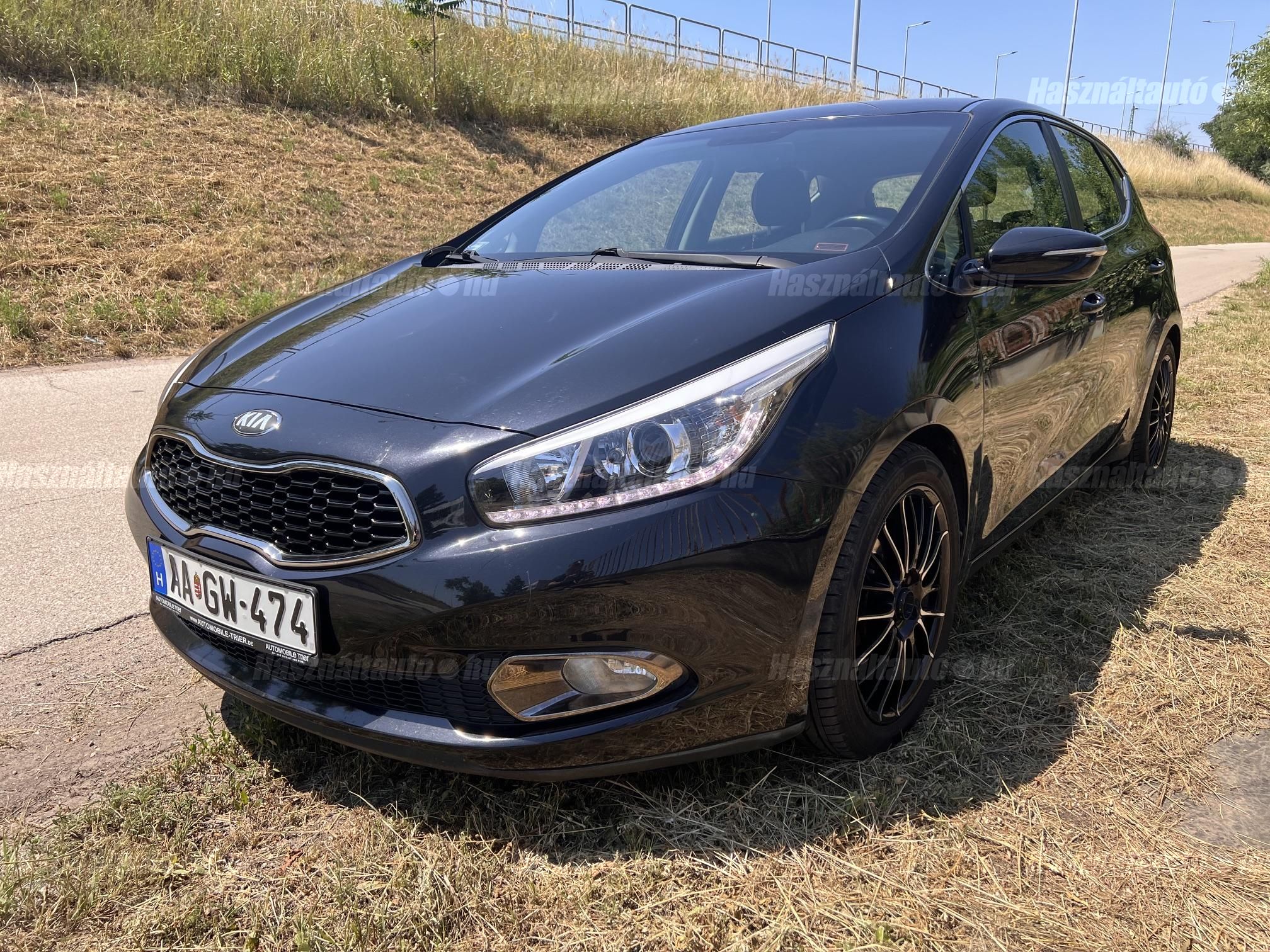 KIA CEE'D 2013/5 - 1