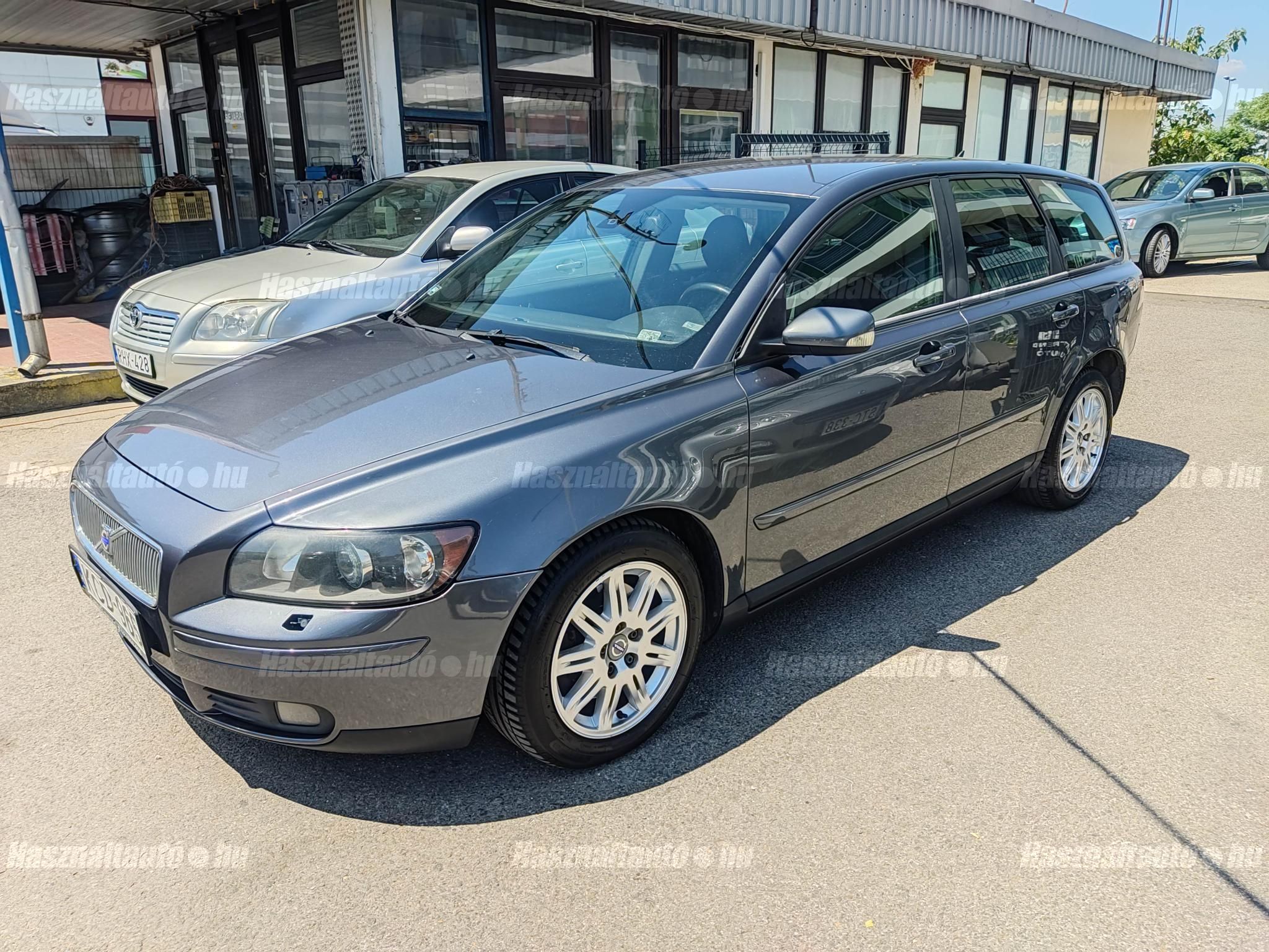 VOLVO V50 2004/5 - 1
