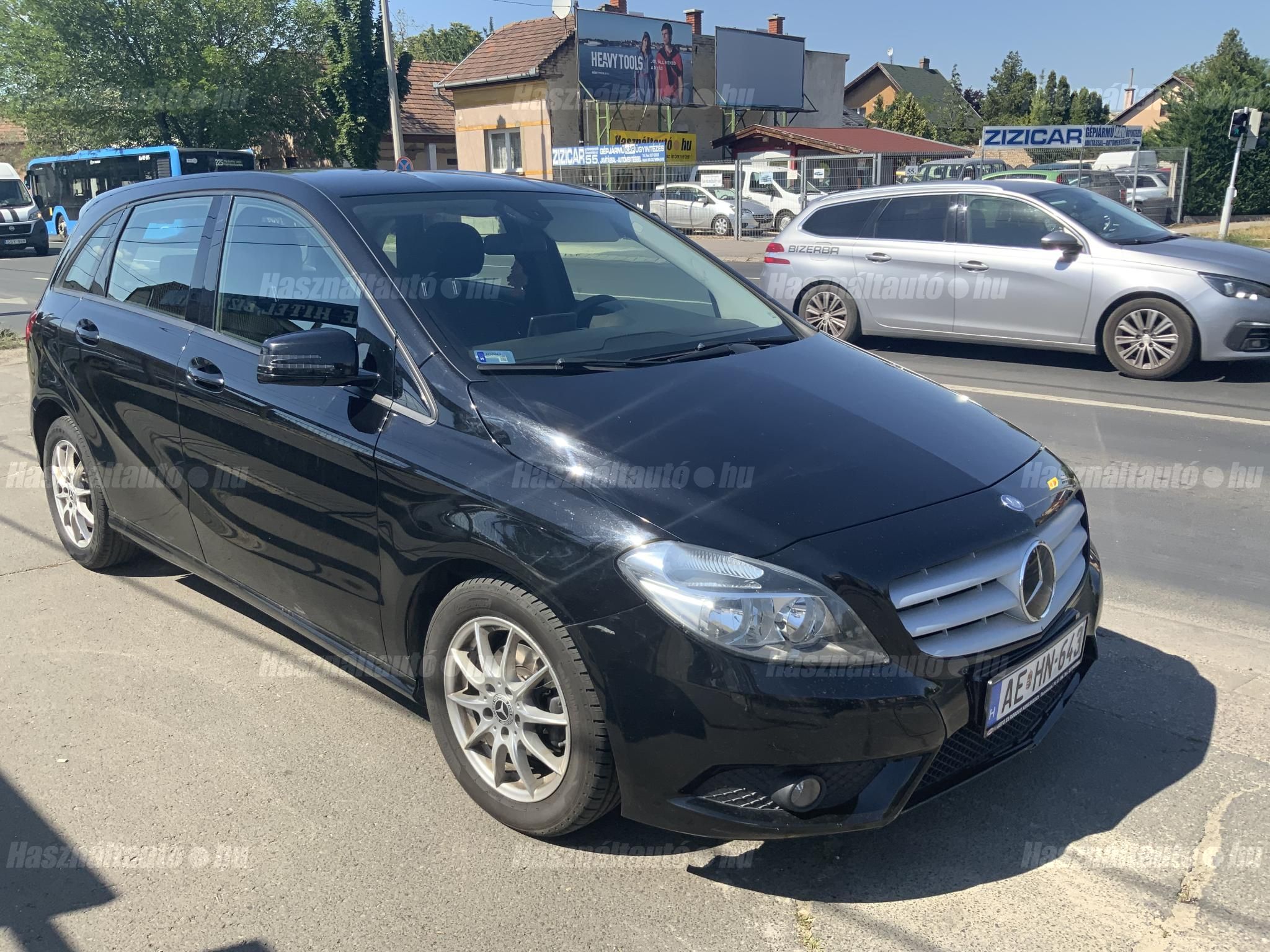 MERCEDES-BENZ B 180 2013/4 - 1