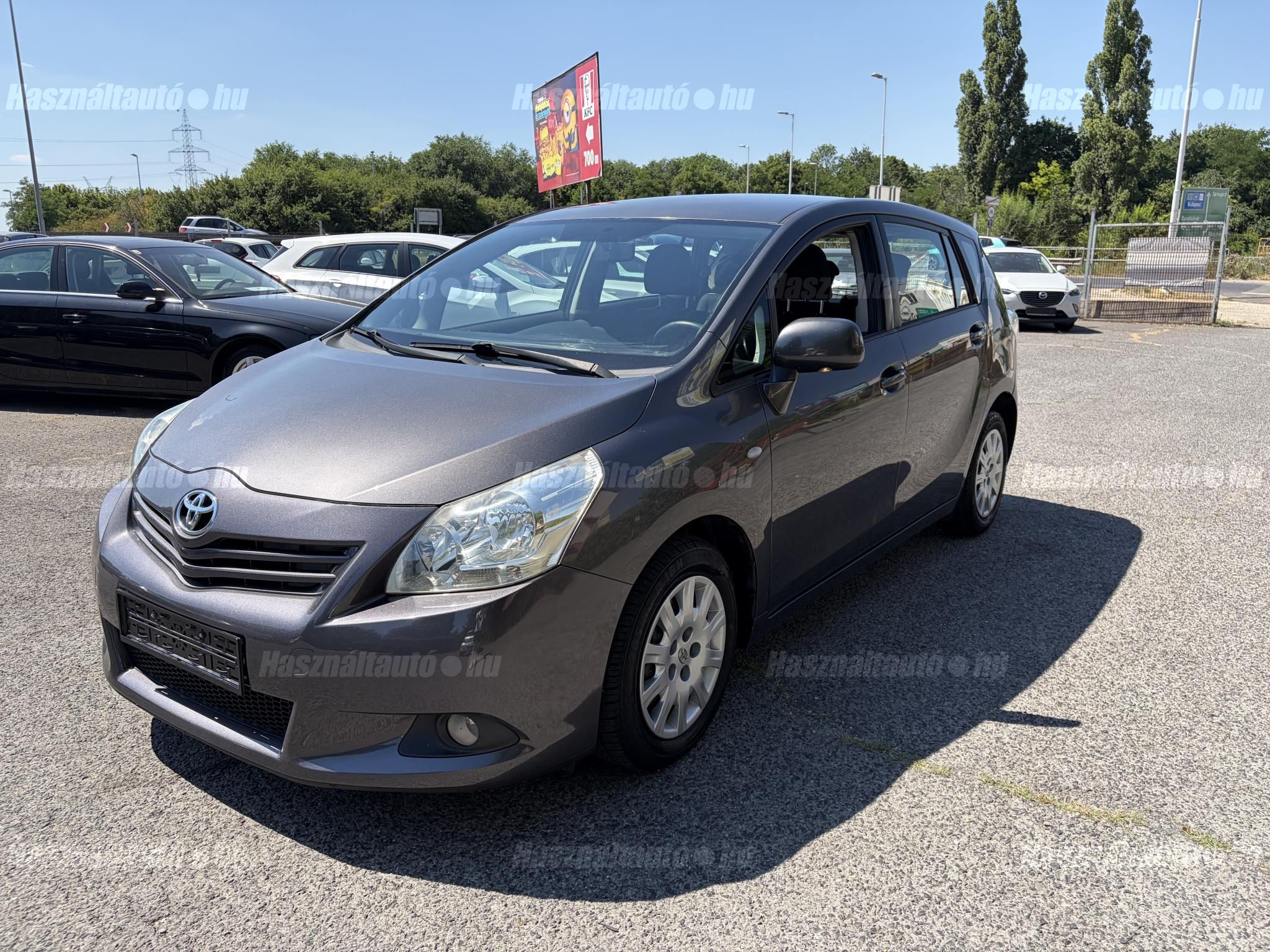 TOYOTA VERSO 2009/10 - 1