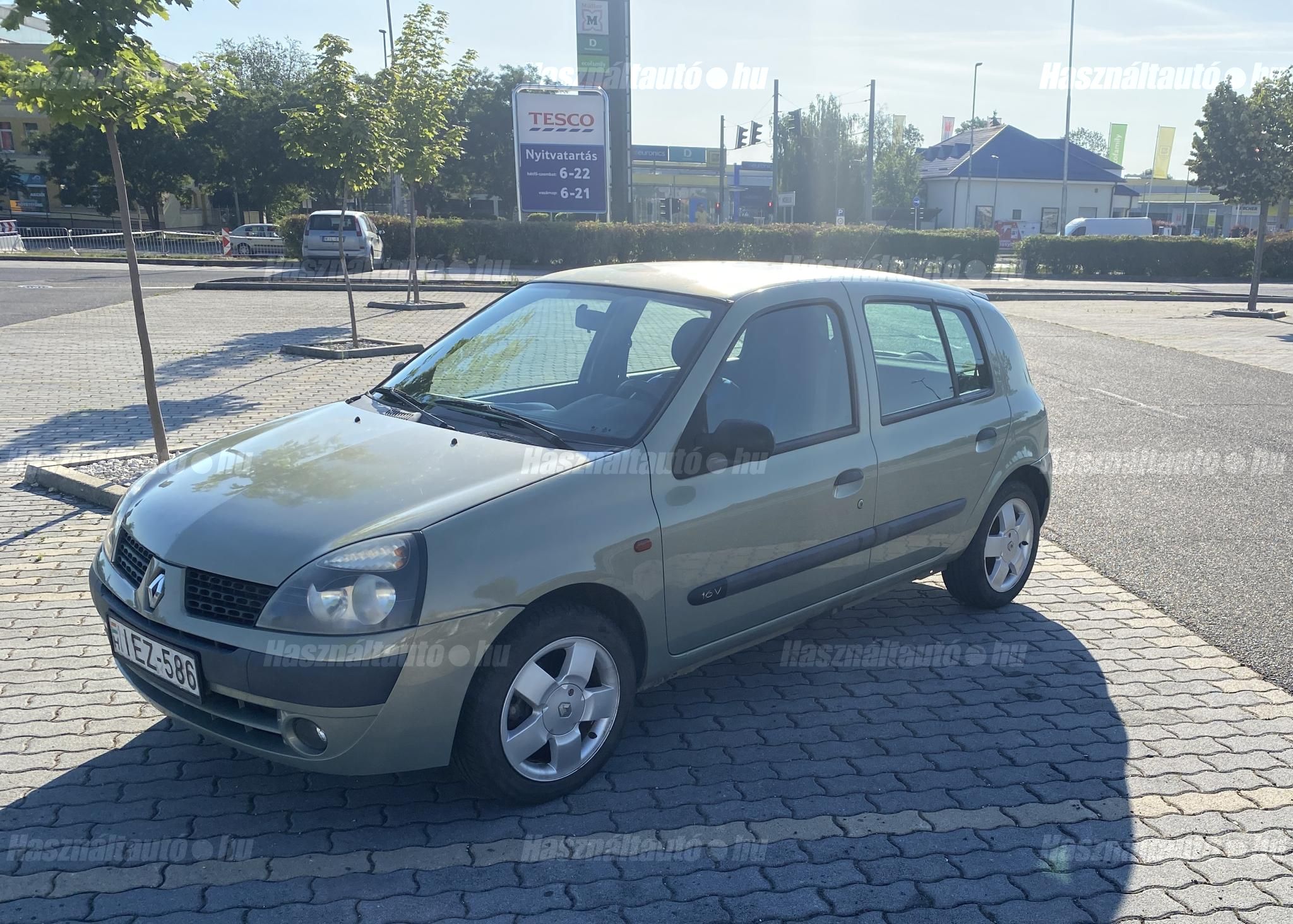 RENAULT CLIO 2002 - 1