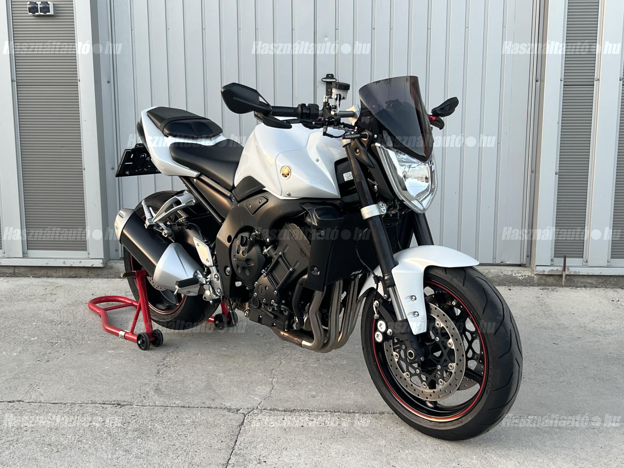 YAMAHA FZ1 2008/4 - 1