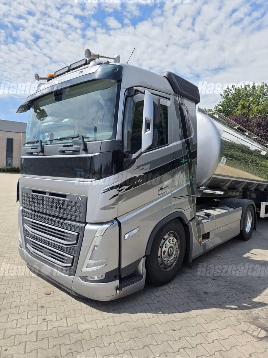 VOLVO 2023 - 1