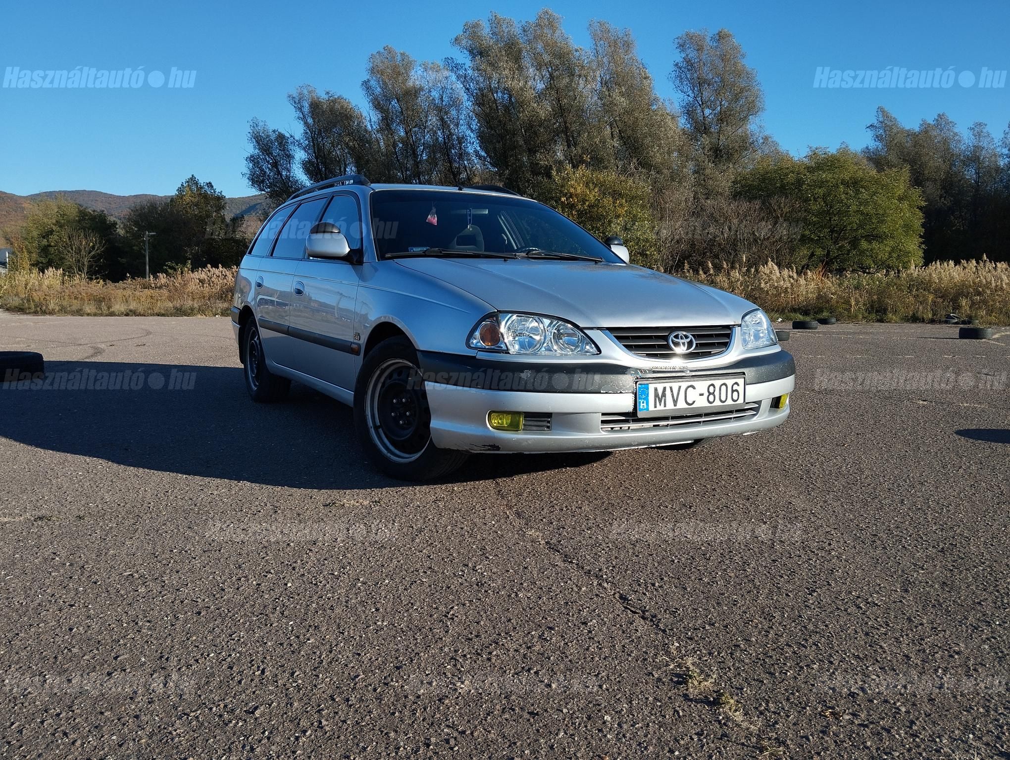 TOYOTA AVENSIS 2001/11 - 1