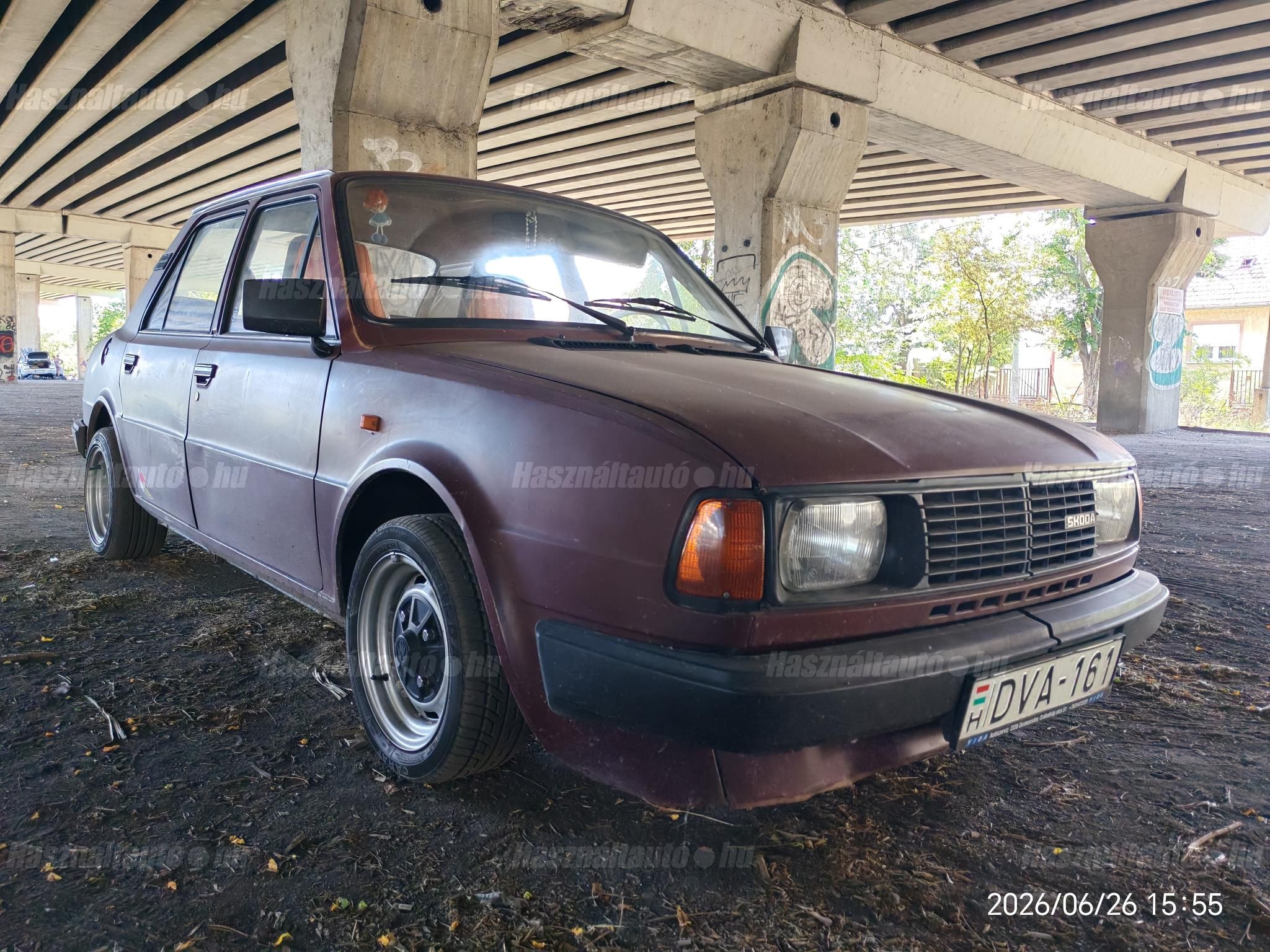 SKODA 105 1985/10 - 1