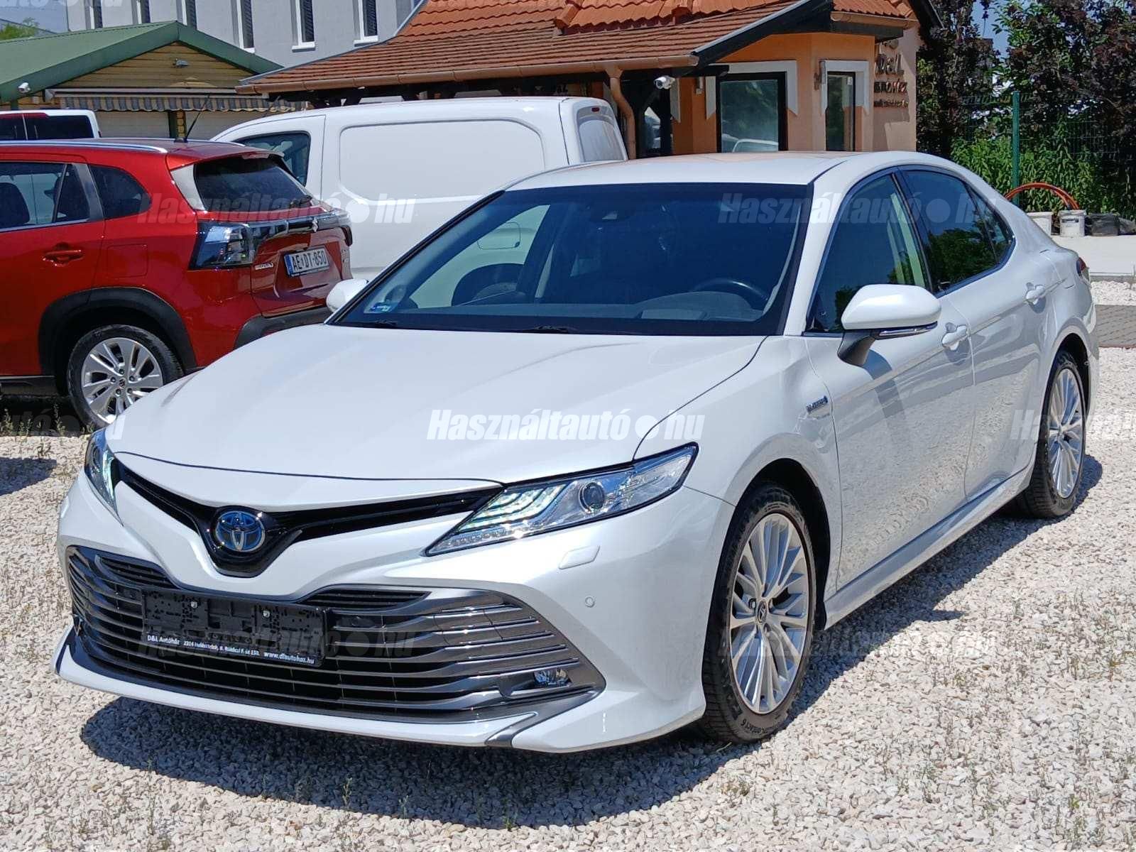 TOYOTA CAMRY 2020 - 1