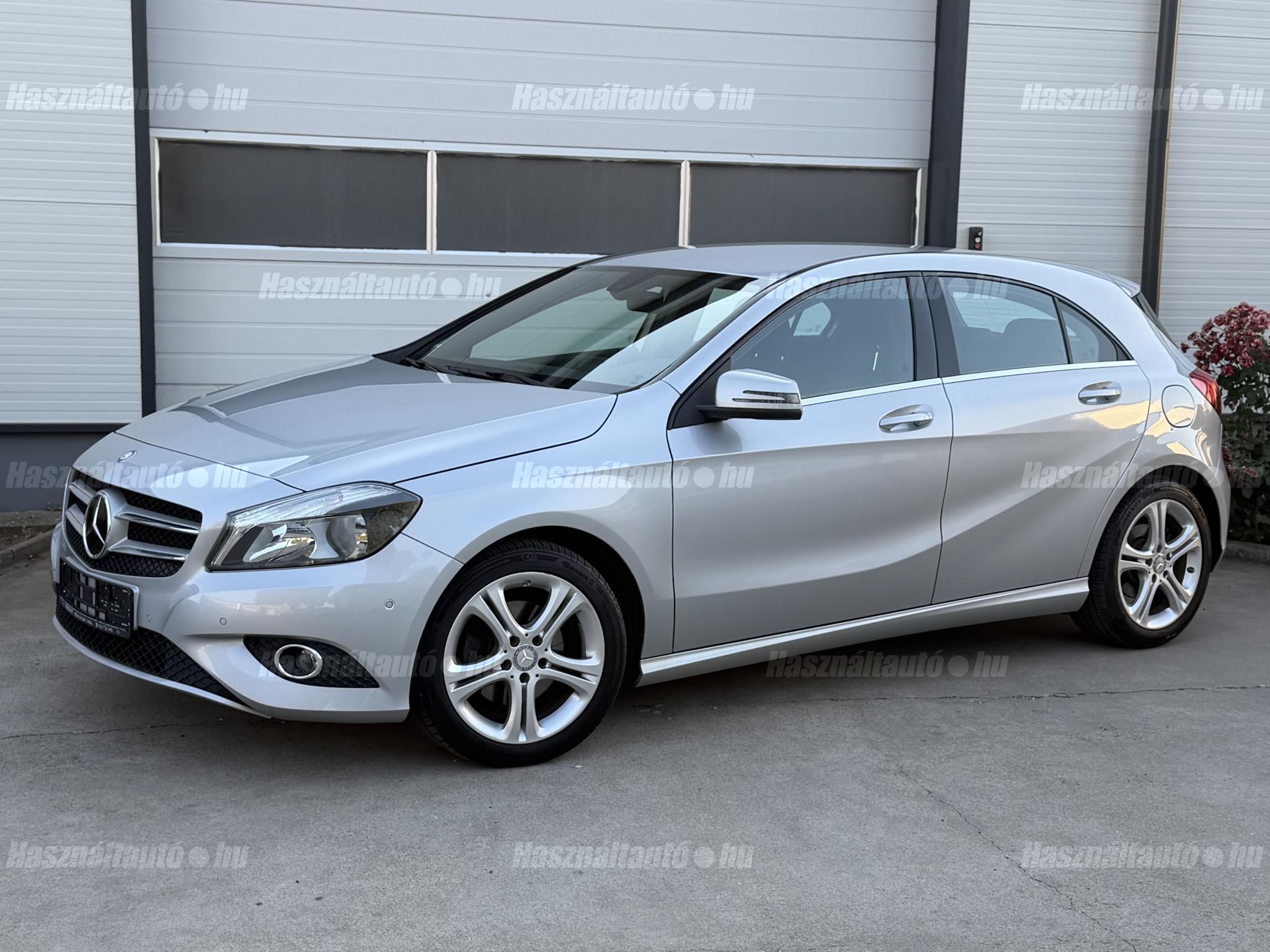 MERCEDES-BENZ A 180 2015/4 - 1