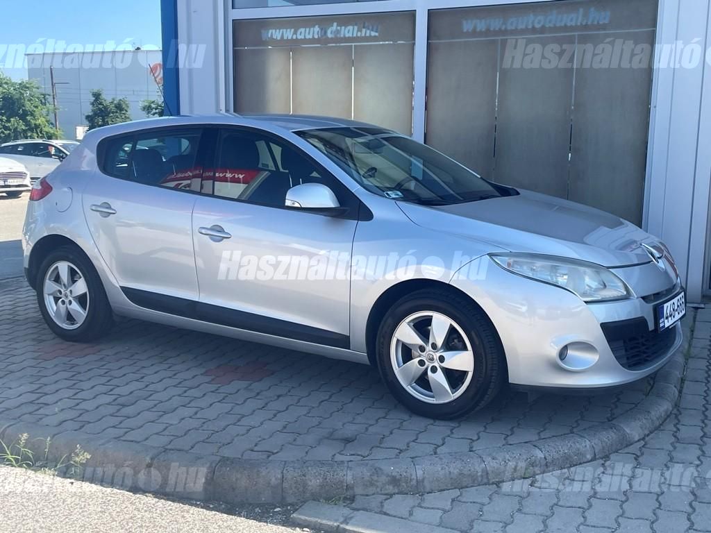 RENAULT MEGANE 2009/8 - 1