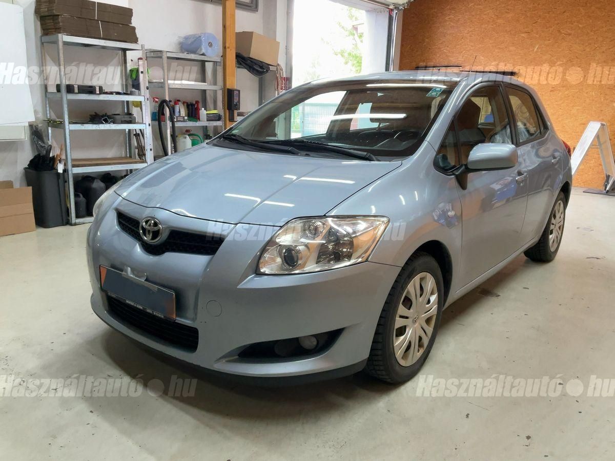 TOYOTA AURIS 2009/11 - 1