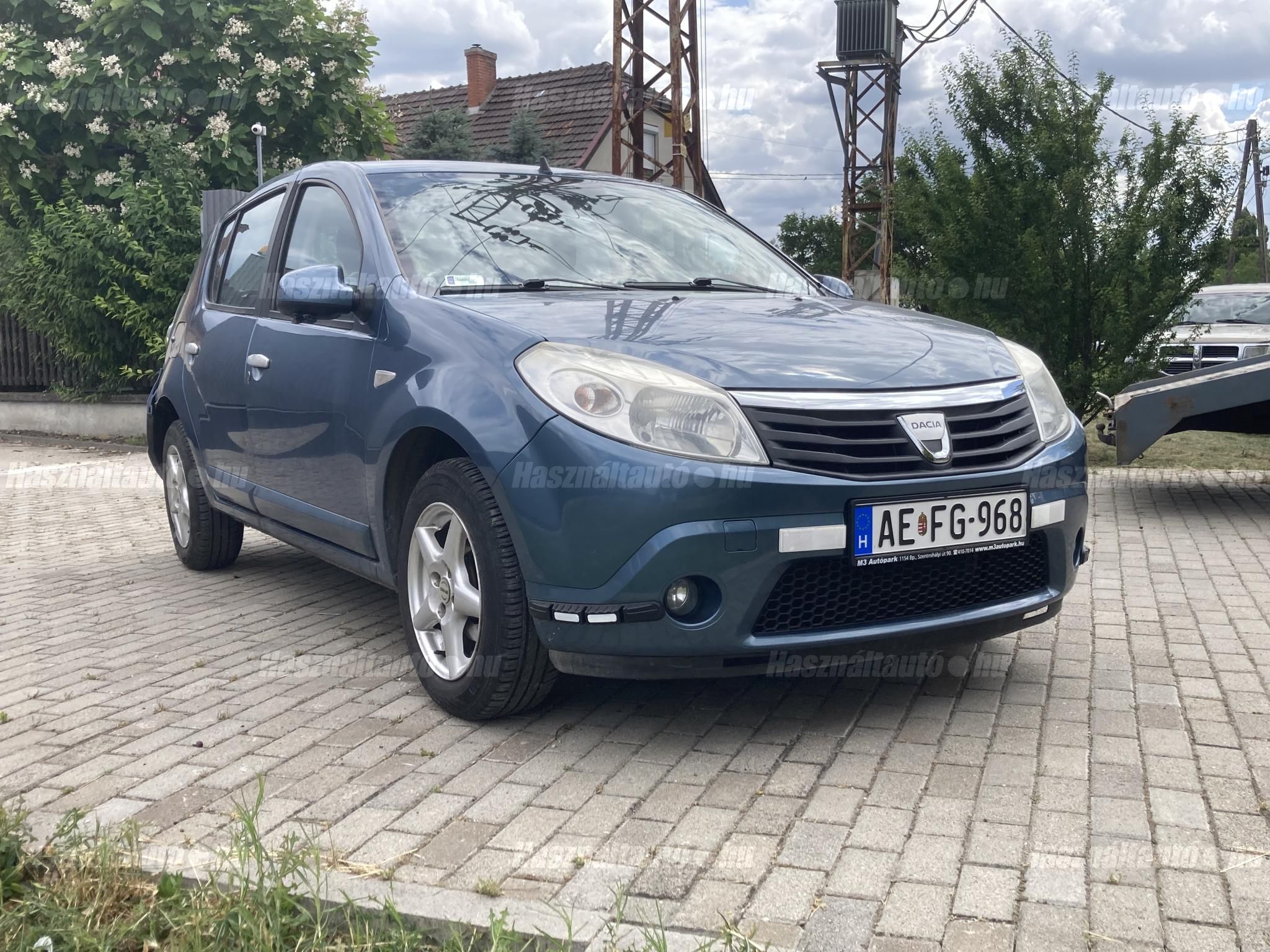 DACIA SANDERO 2009/6 - 1