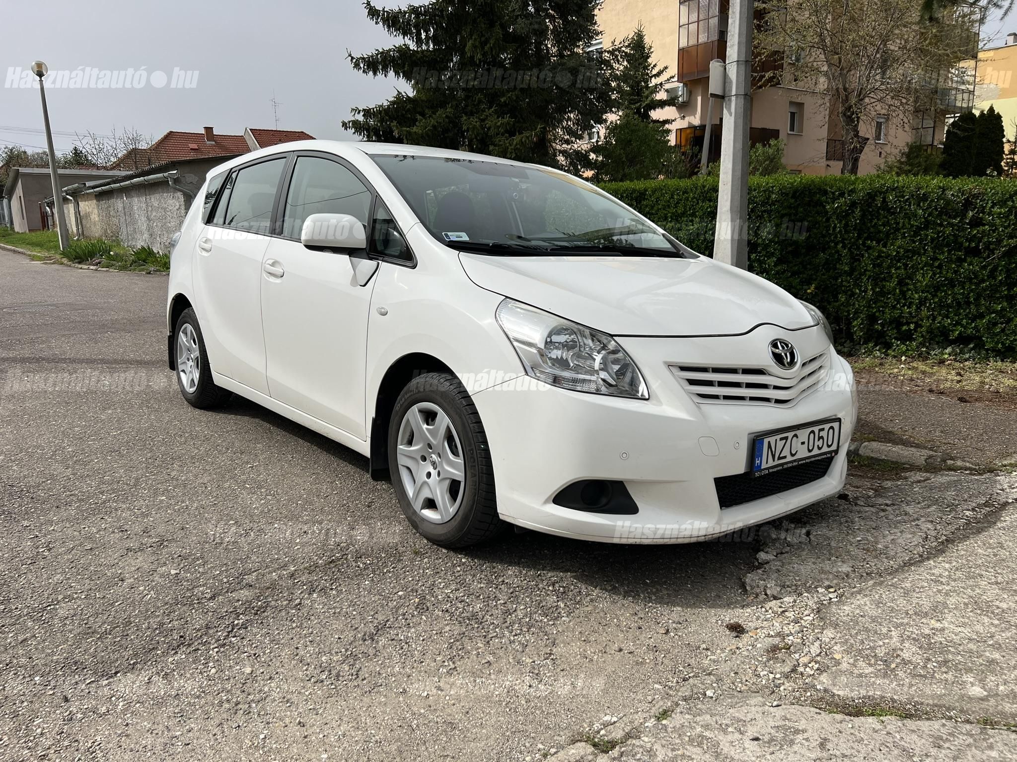 TOYOTA VERSO 2010/9 - 1