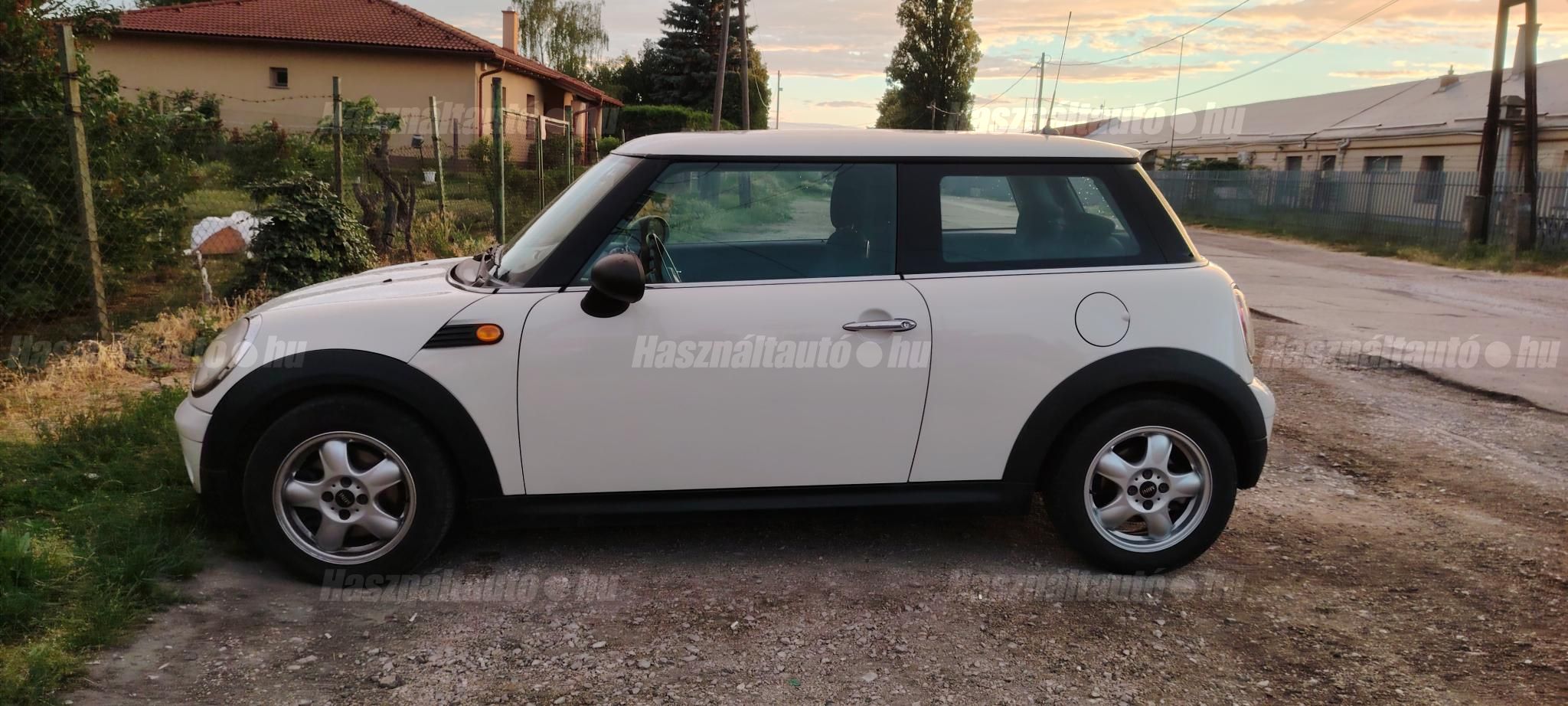 MINI MINI ONE 2009/6 - 1