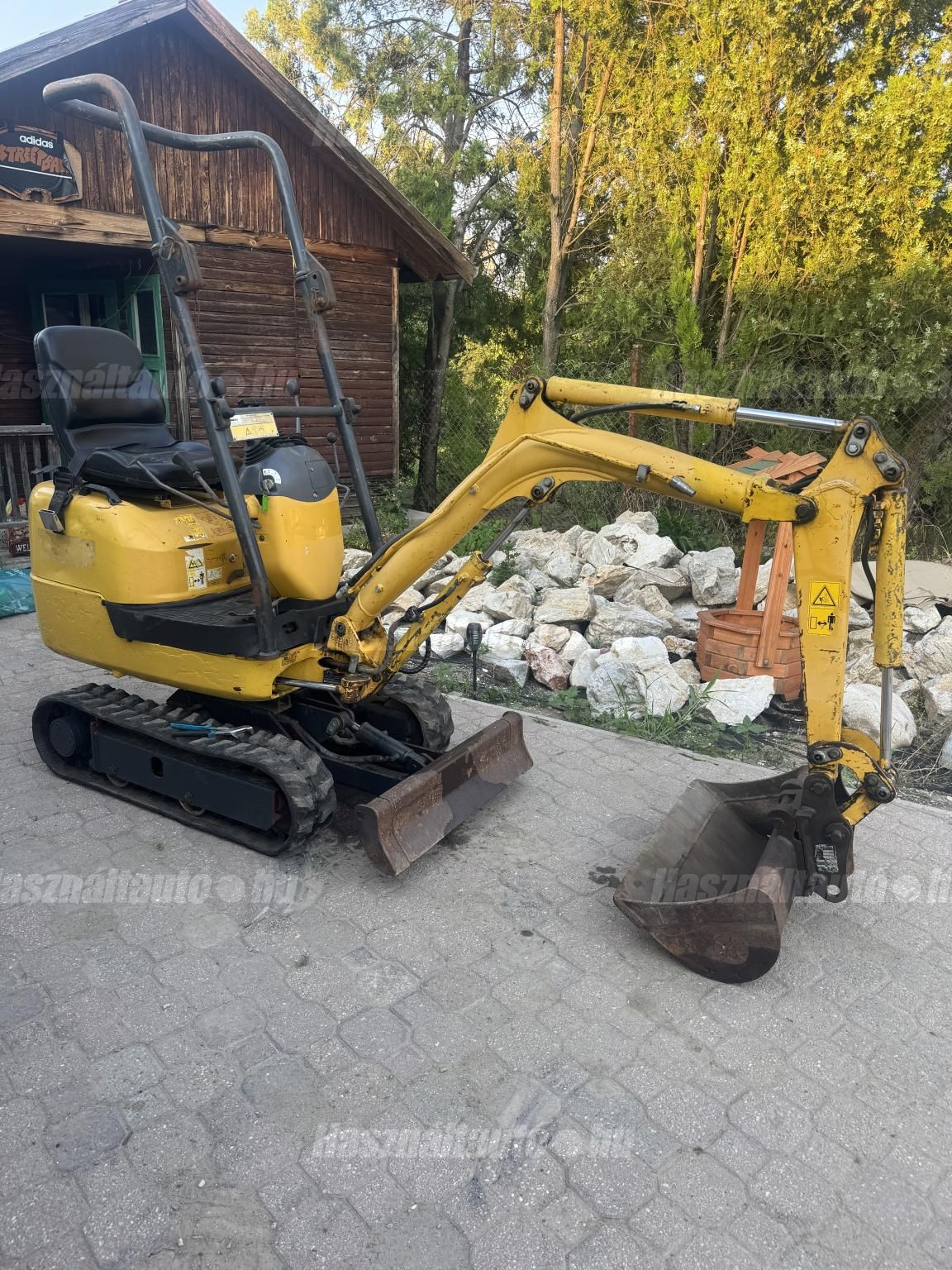 KOMATSU 2017 - 1