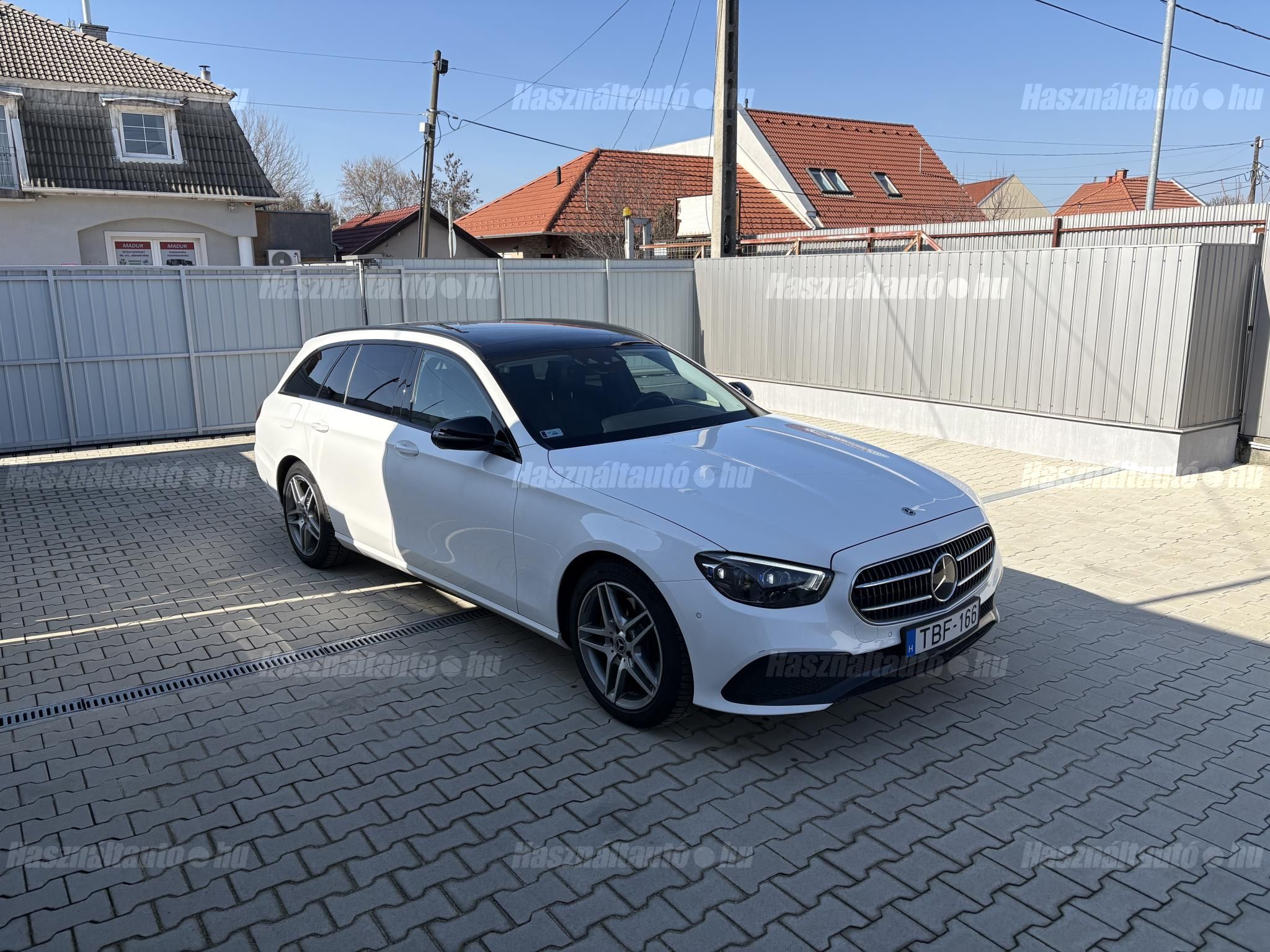 MERCEDES-BENZ E 220 2022/1 - 1
