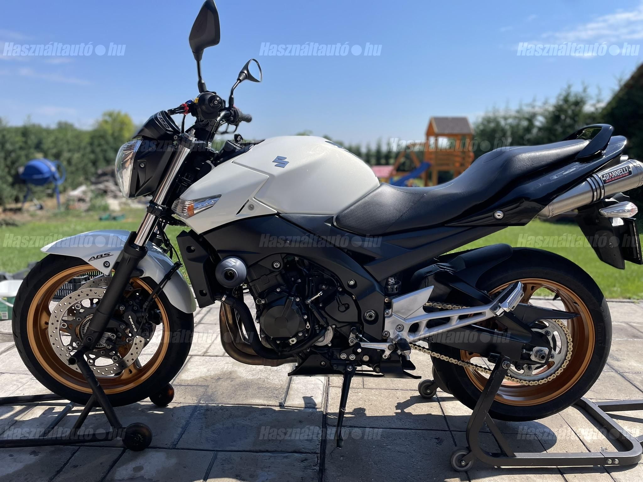 SUZUKI GSR 600 2011/5 - 1