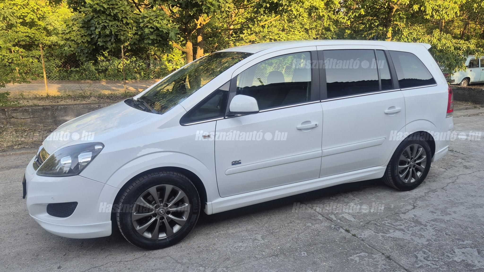 OPEL ZAFIRA B 2011/6 - 1
