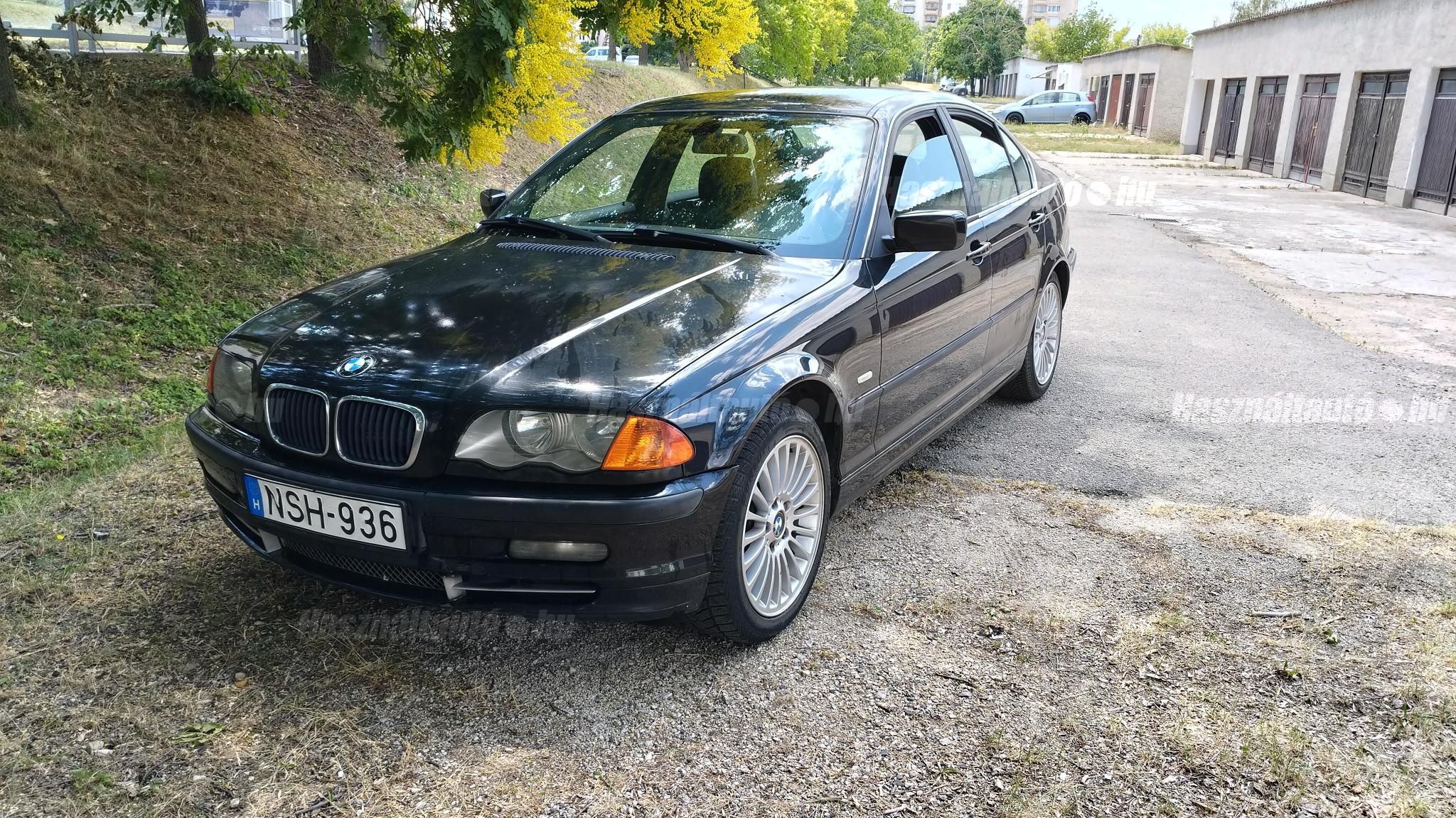 BMW 330 2001/4 - 1