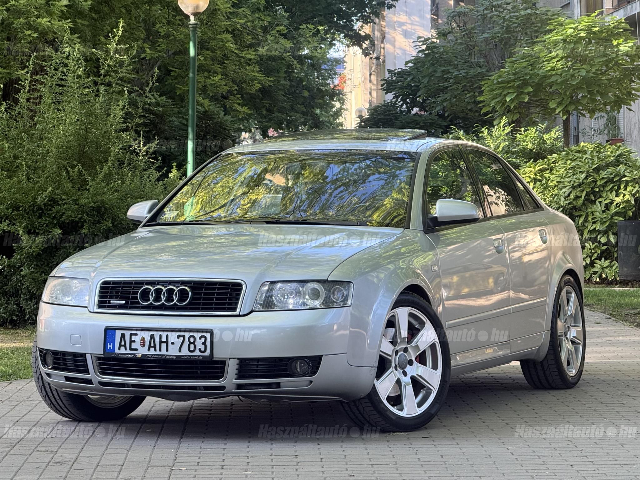 AUDI A4 2002/1 - 1