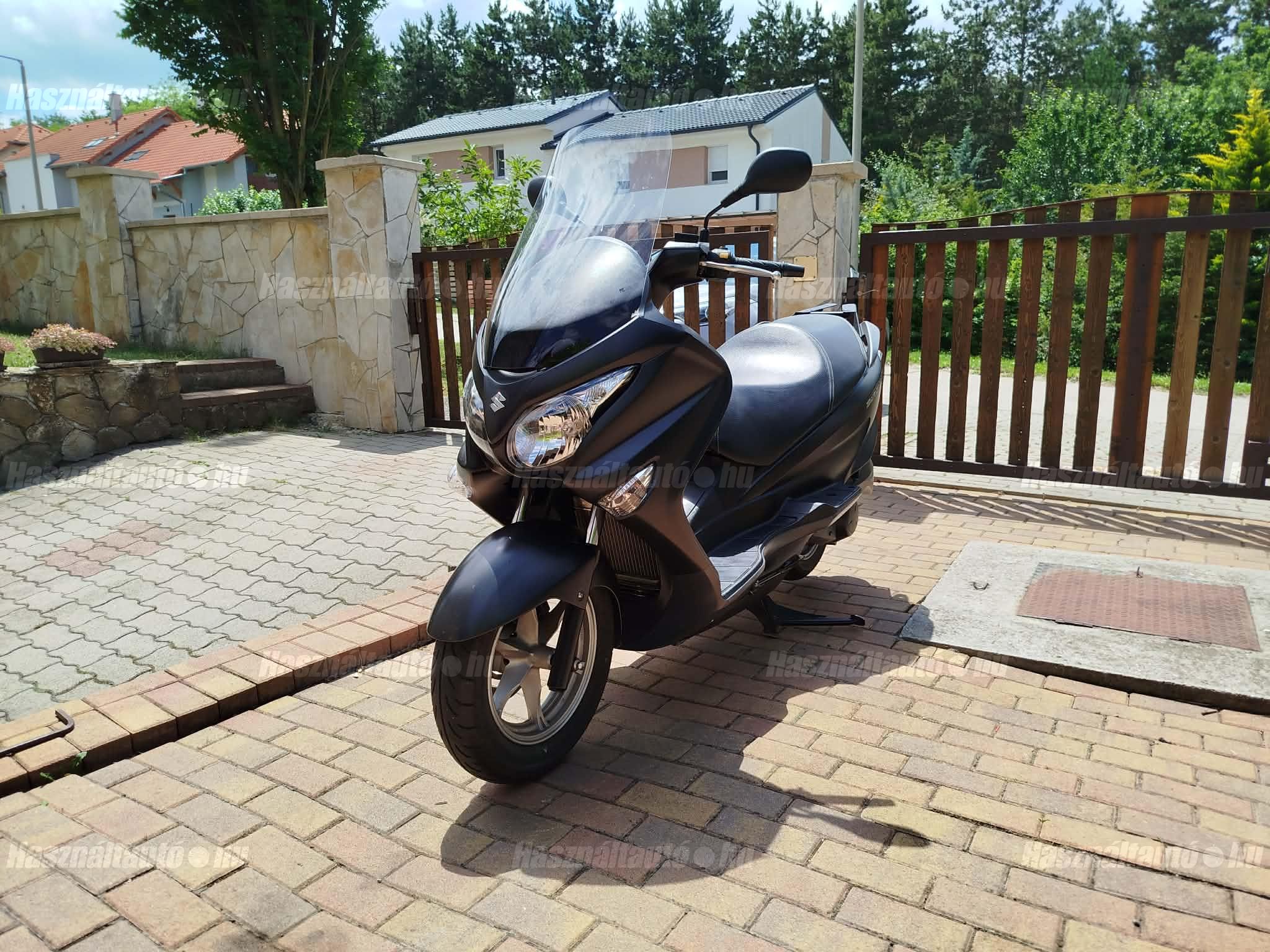 SUZUKI UH 125 BURGMAN 2014/6 - 1