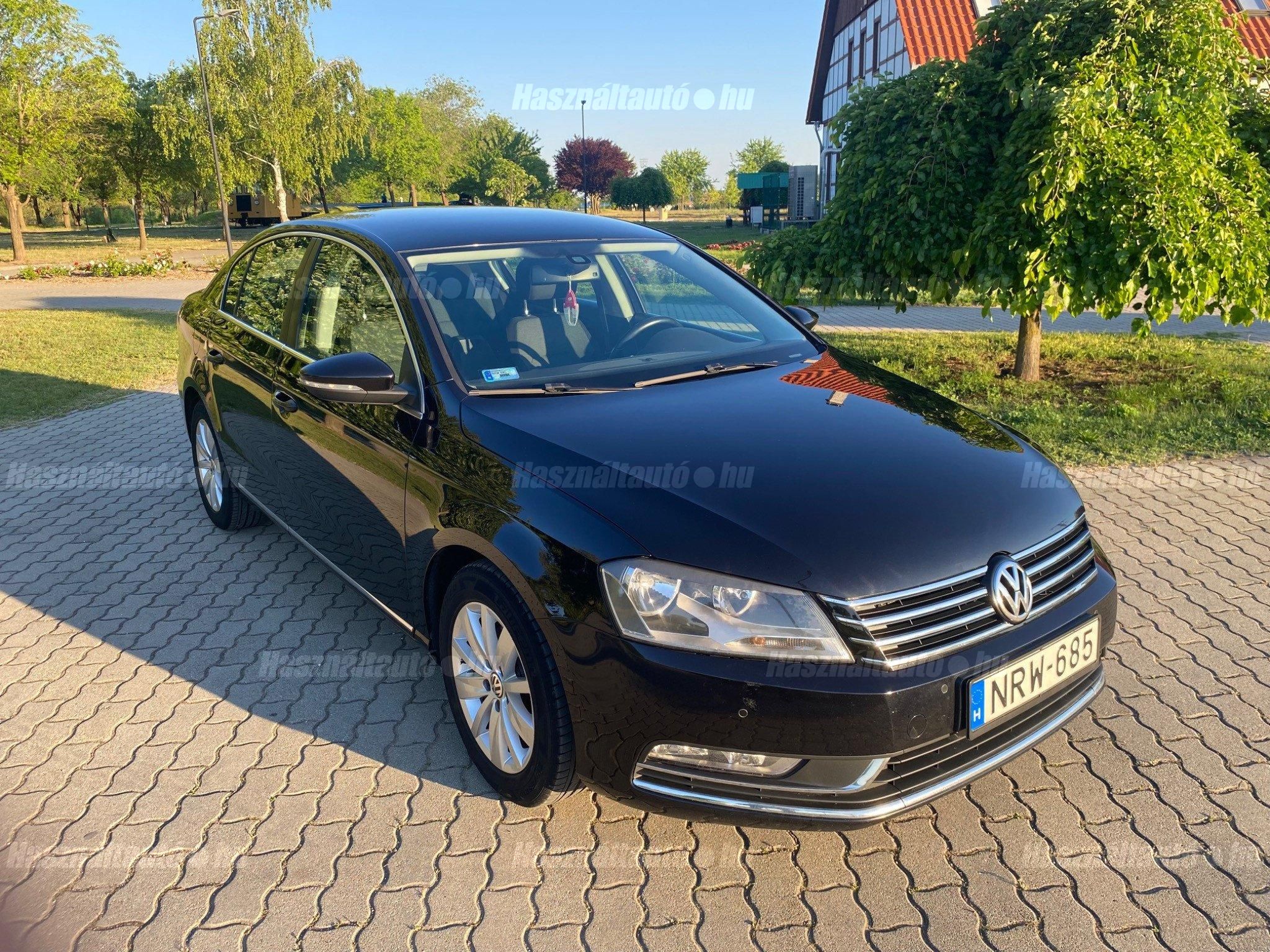 VOLKSWAGEN PASSAT 2013/6 - 1