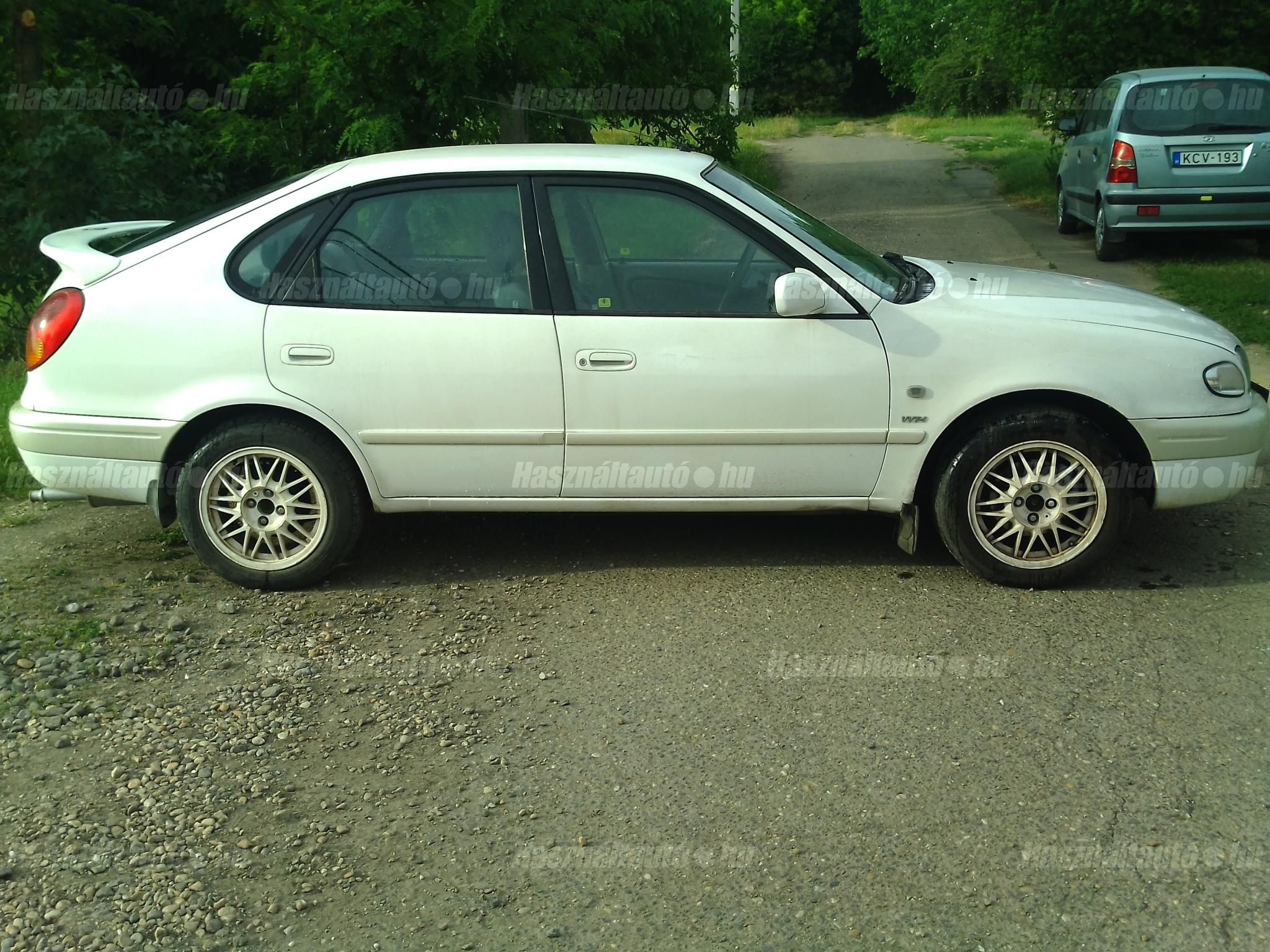 TOYOTA COROLLA 2001/8 - 1