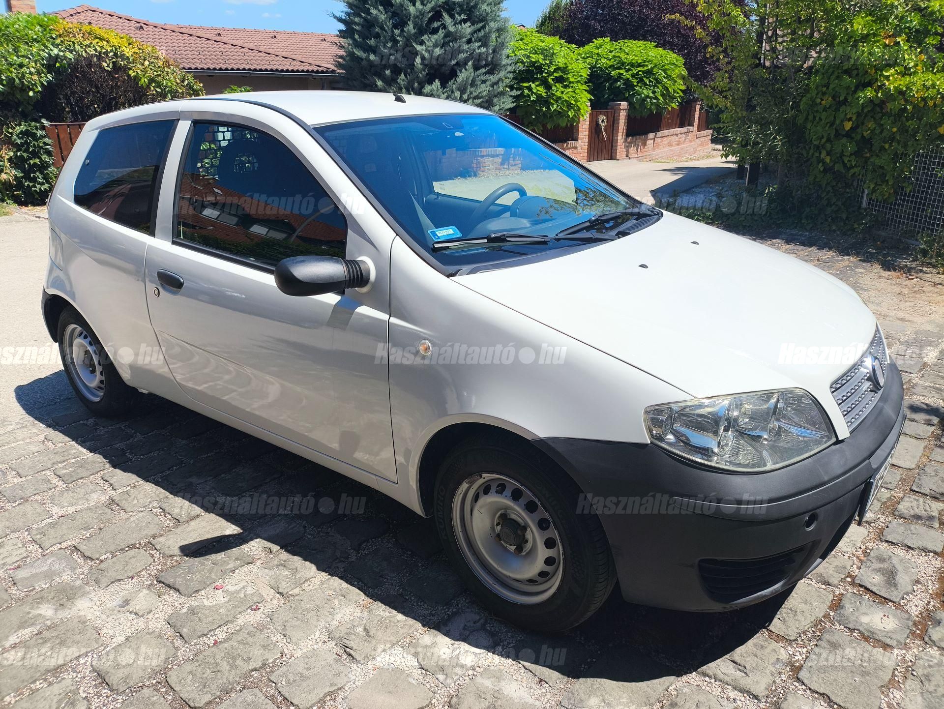 FIAT PUNTO 2010 - 1