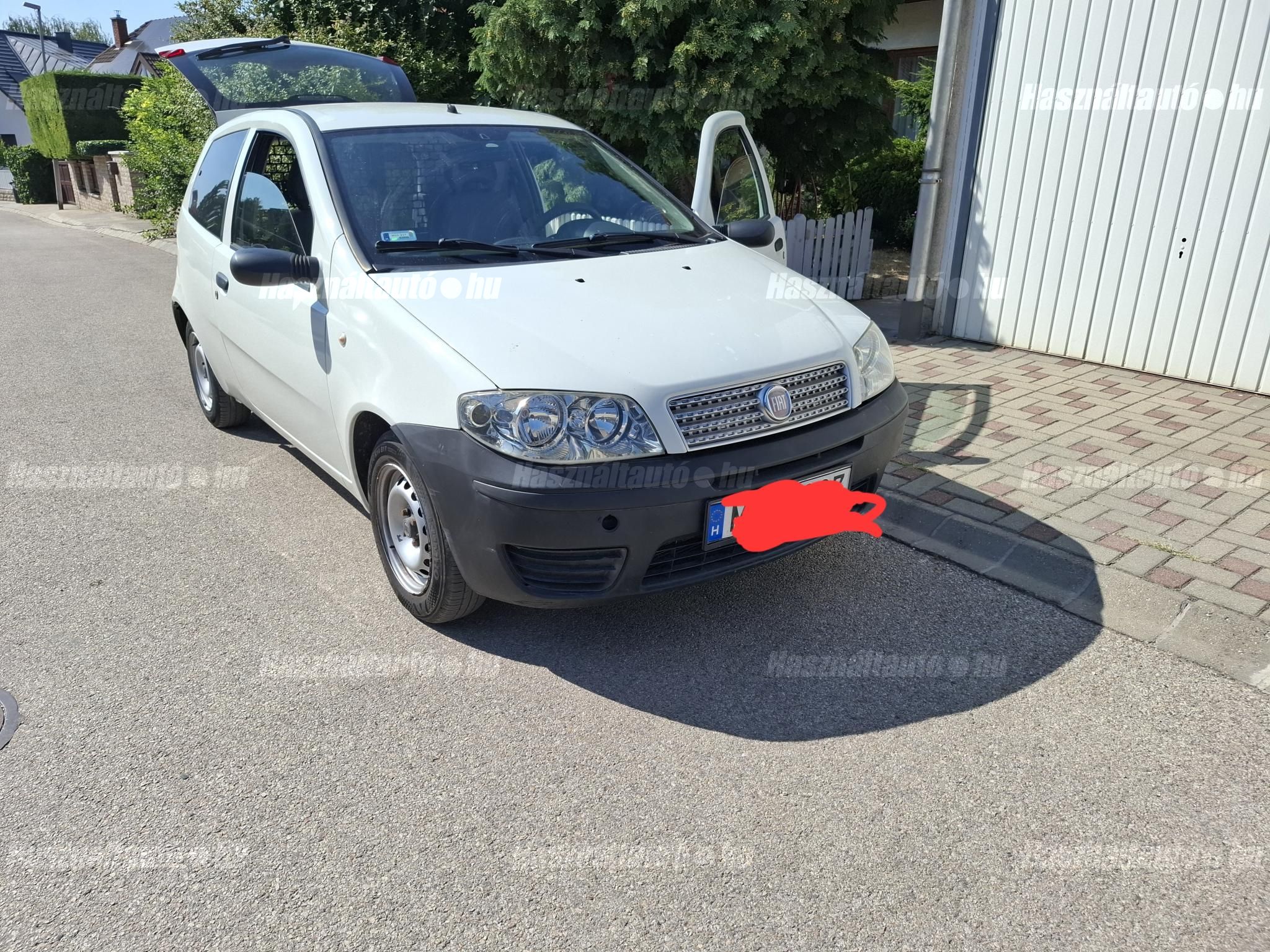 FIAT PUNTO 2010 - 1