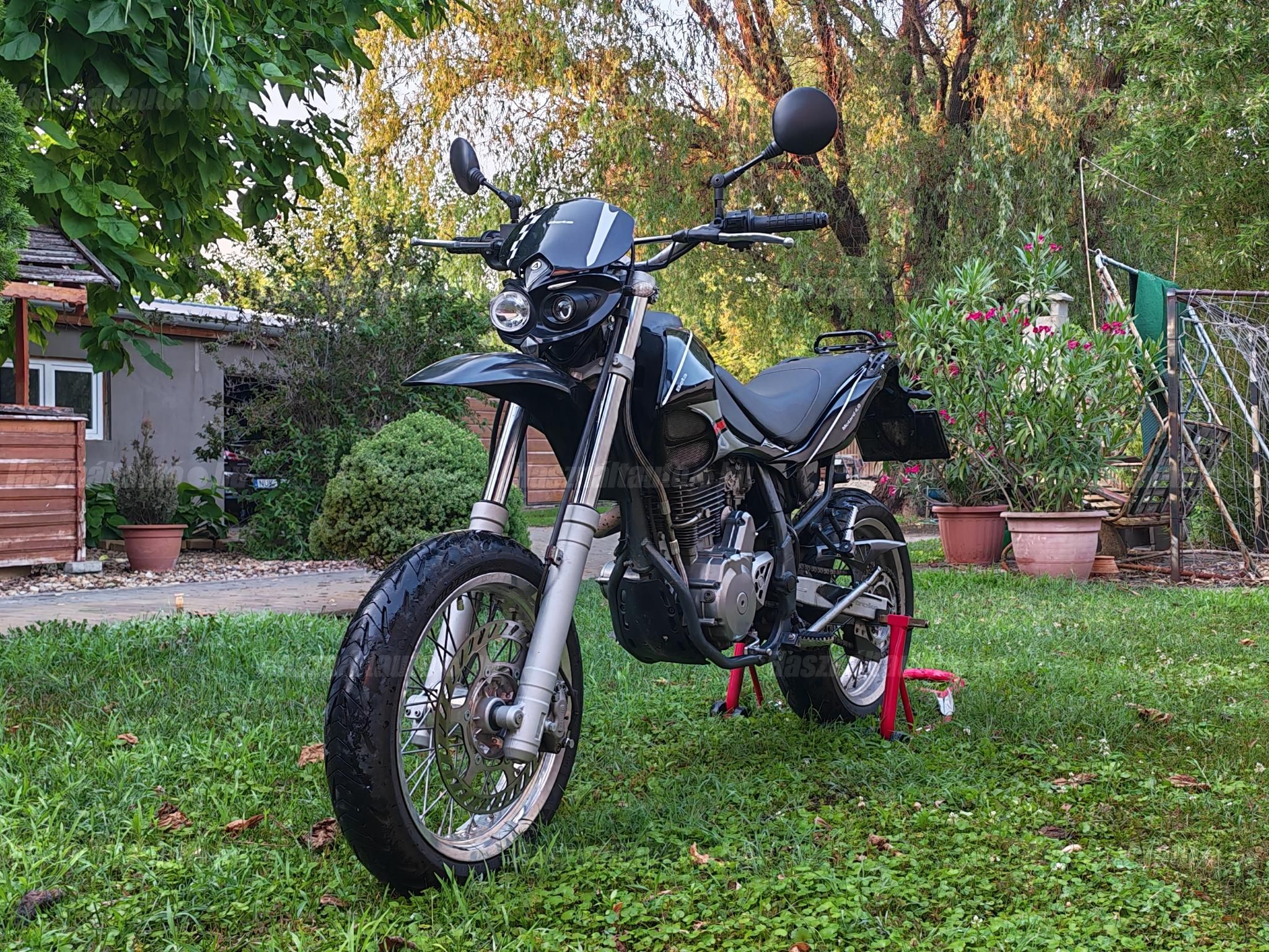 BETAMOTOR MOTARD 4.0 2003/7 - 1