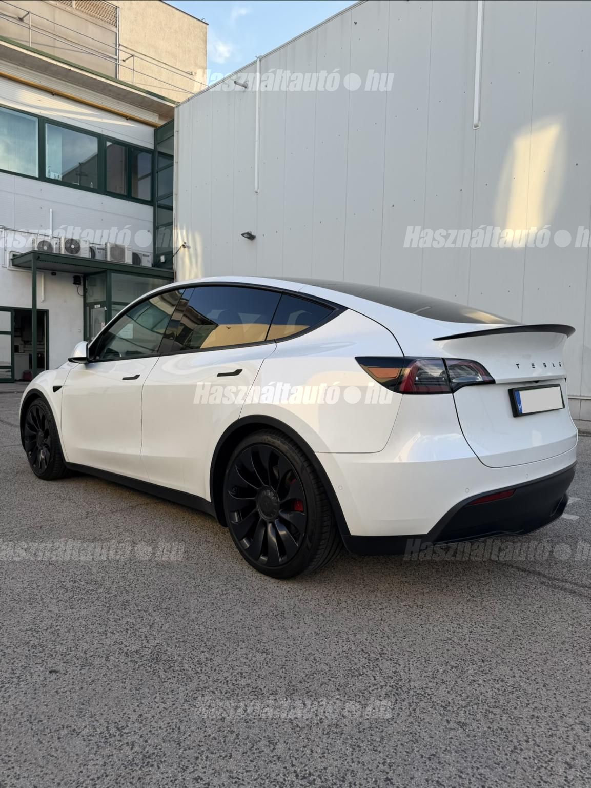 TESLA MODEL Y 2022/3 - 1