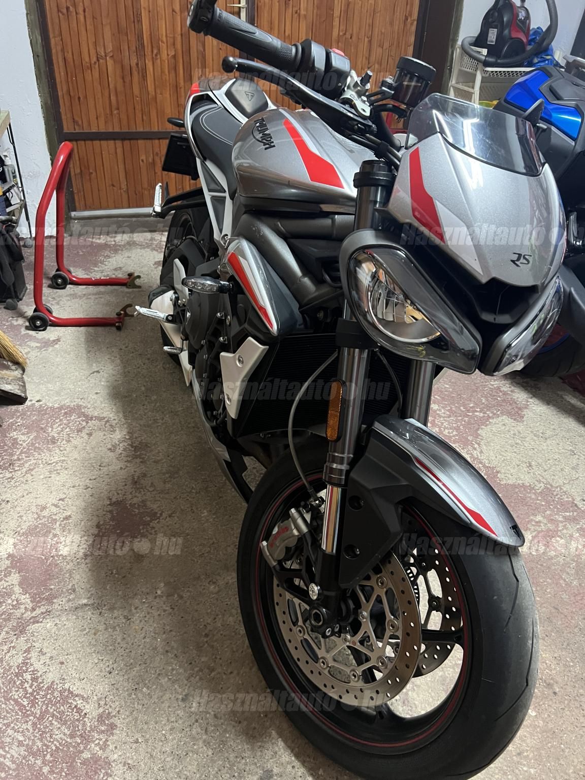 TRIUMPH STREET TRIPLE 2021/8 - 1