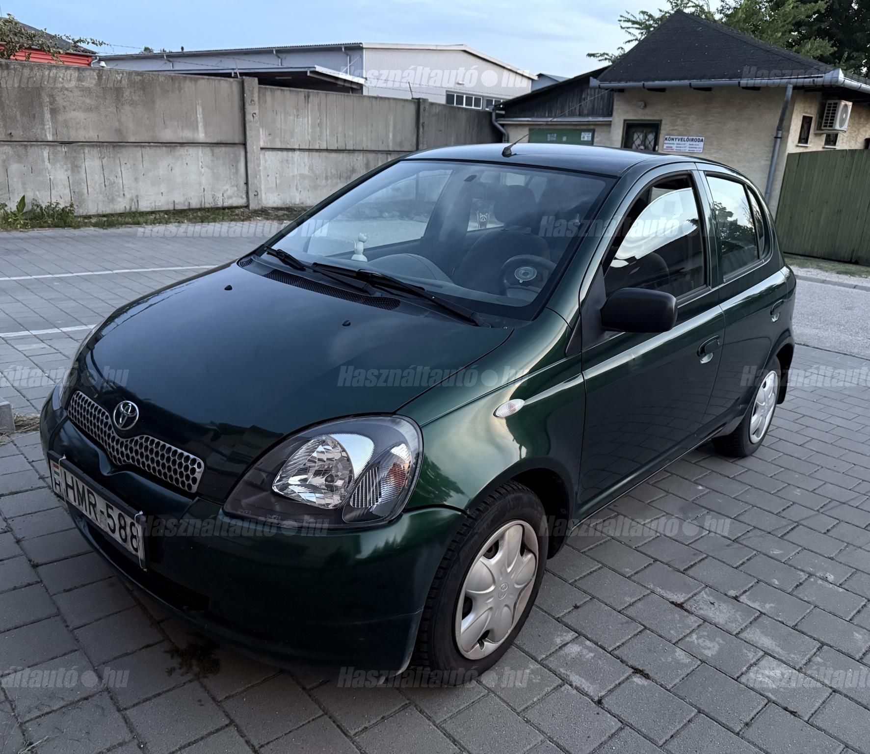 TOYOTA YARIS 2001/2 - 1