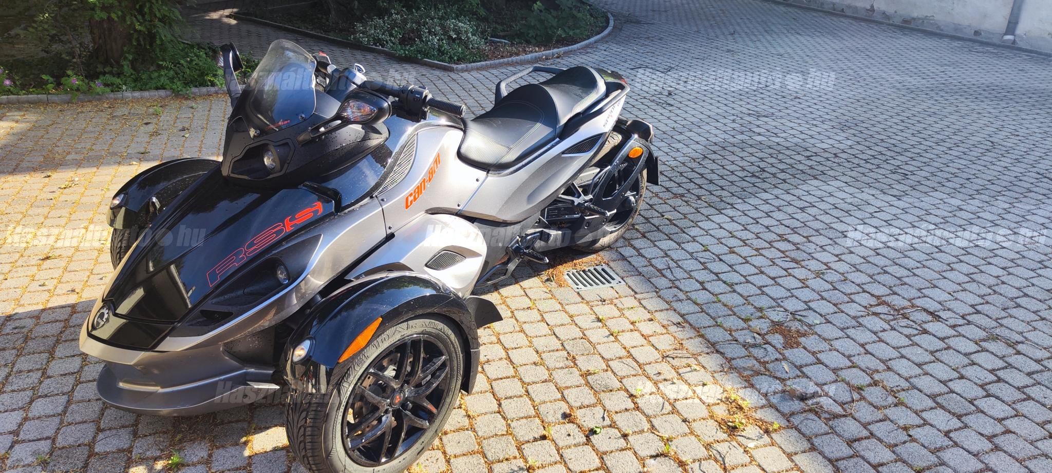 CAN-AM SPYDER 2013/4 - 1