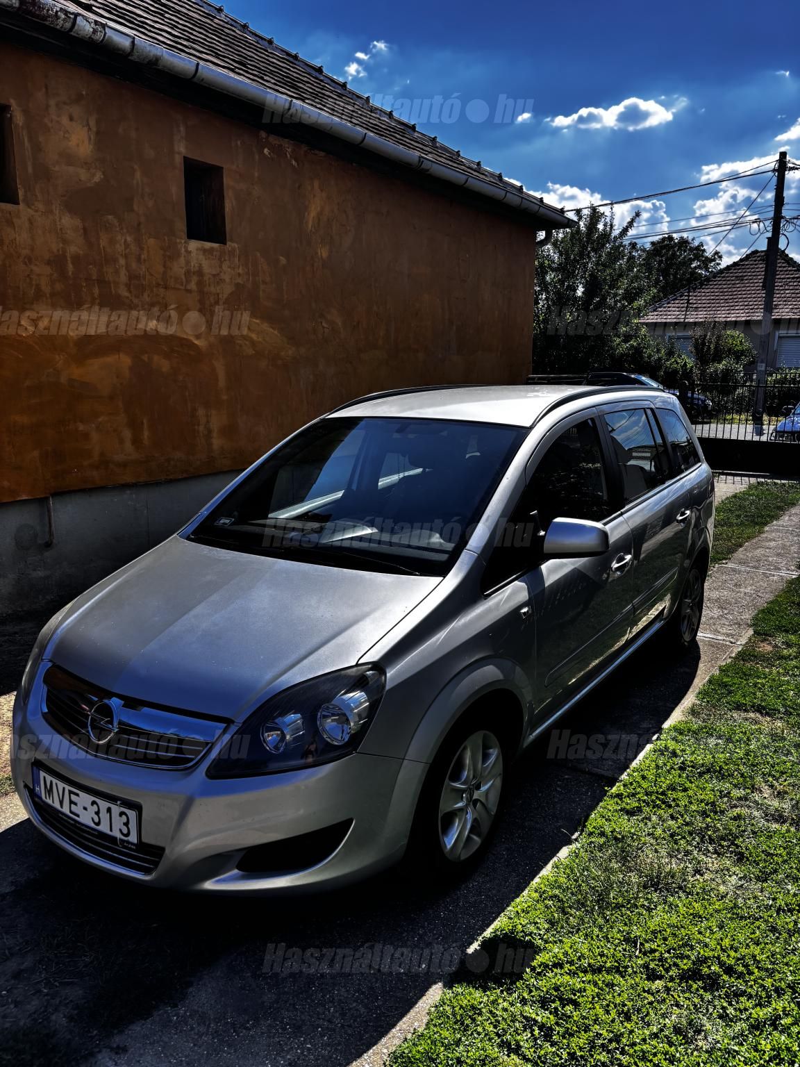 OPEL ZAFIRA B 2014/6 - 1