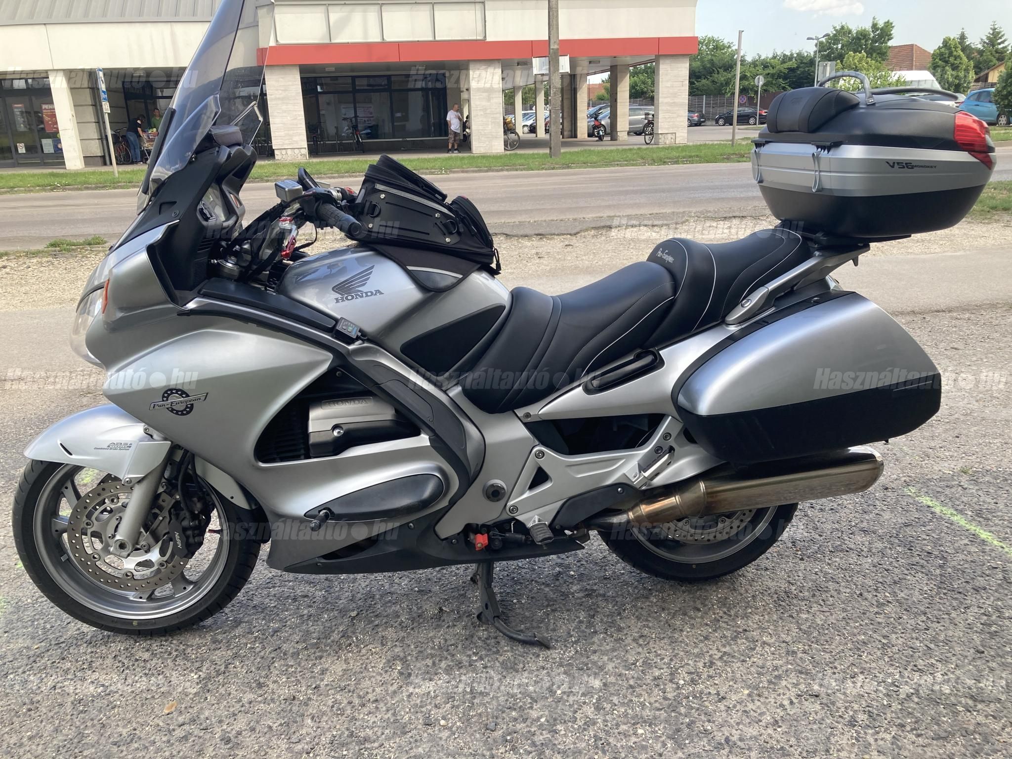 HONDA ST 1300 PAN EUROPEAN 2004/8 - 1