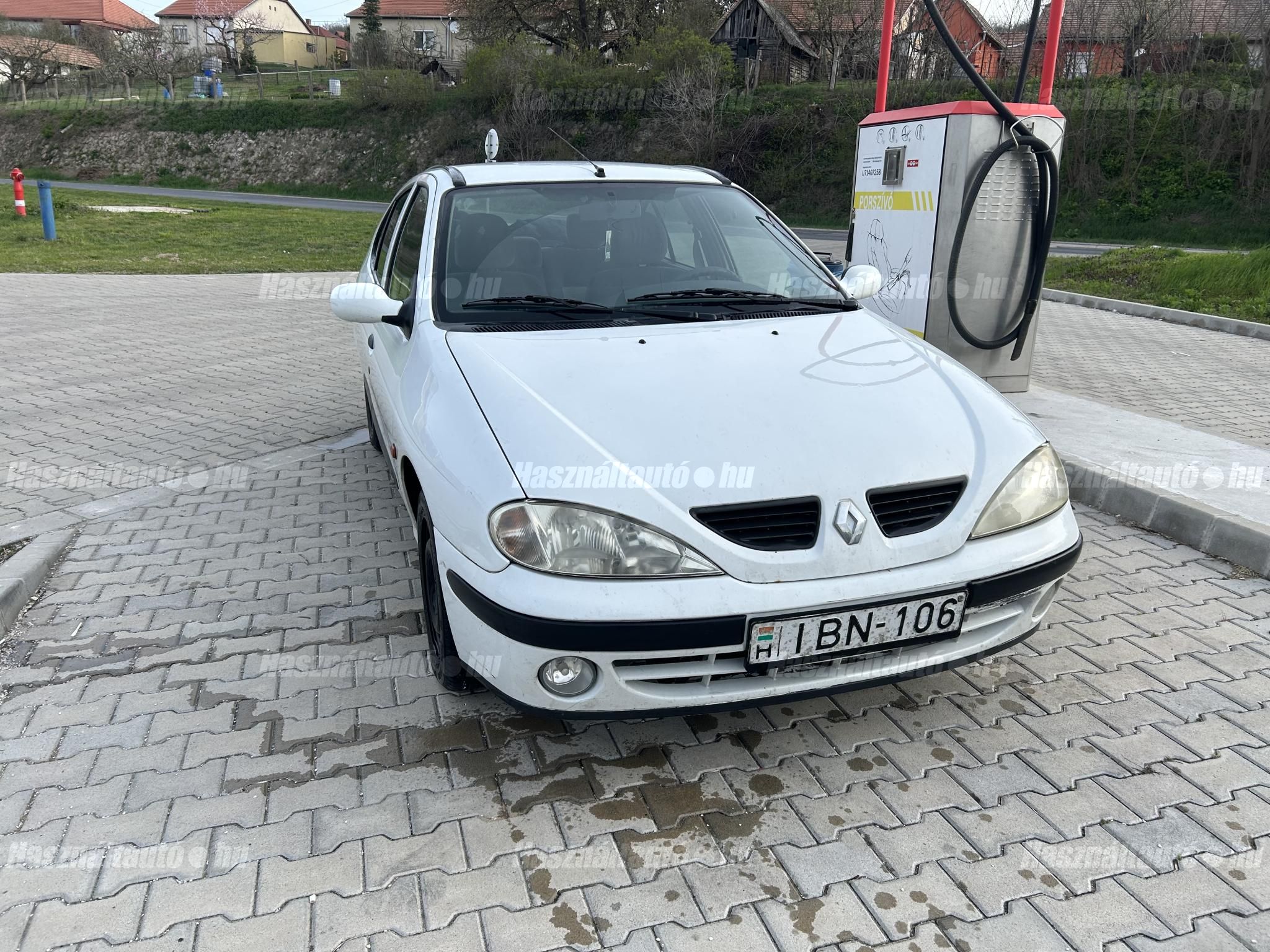 RENAULT MEGANE 2002/4 - 1