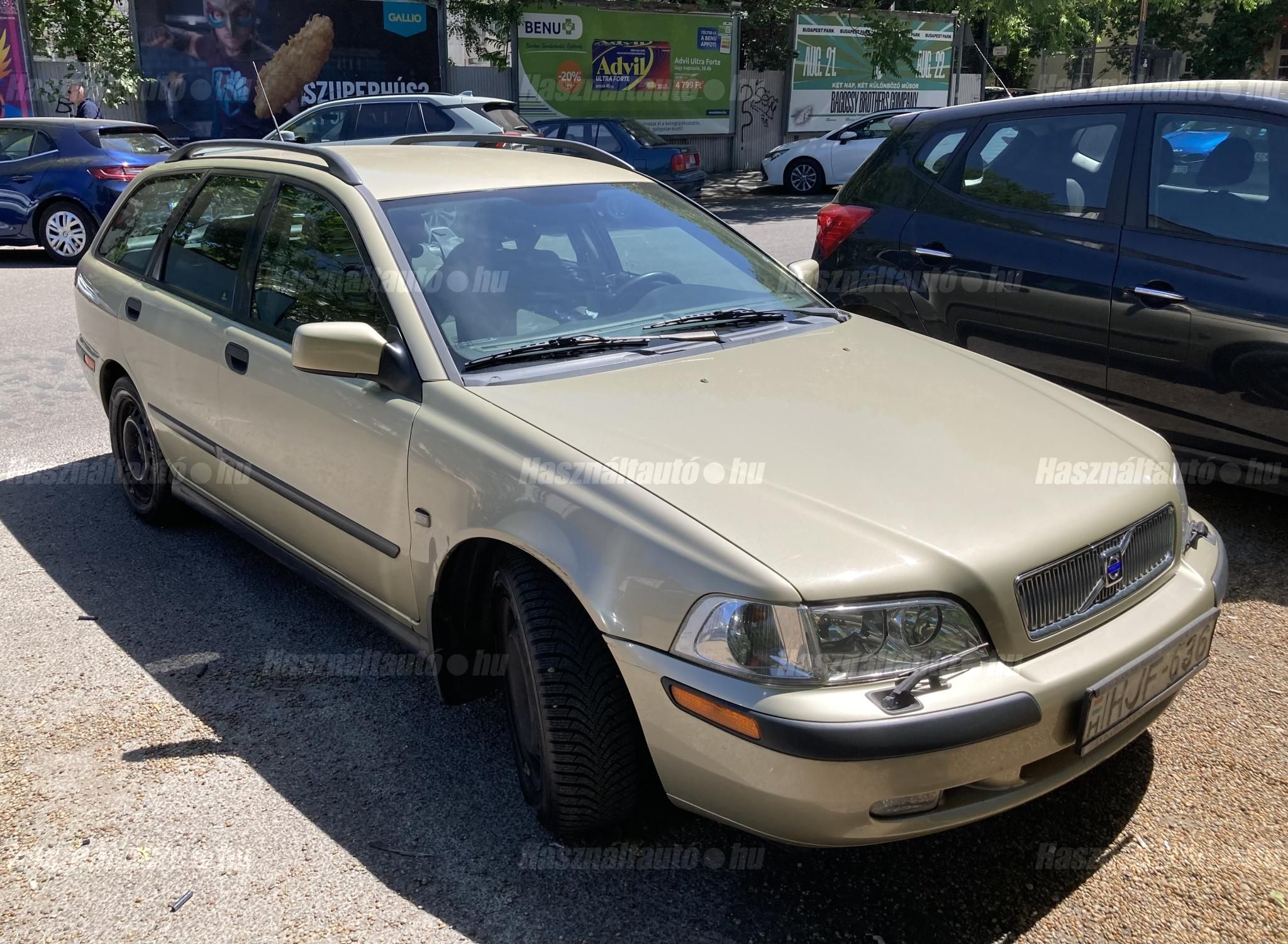 VOLVO V40 2000/10 - 1