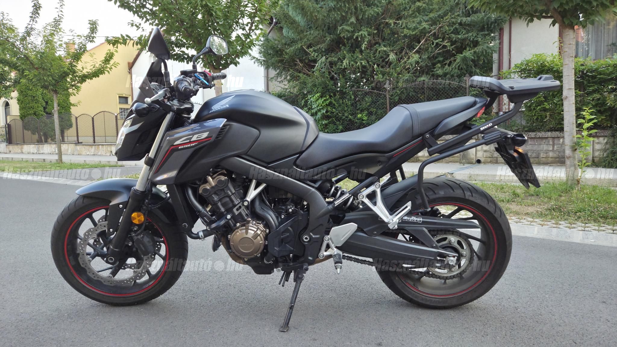 HONDA CB 650 F 2018 - 1