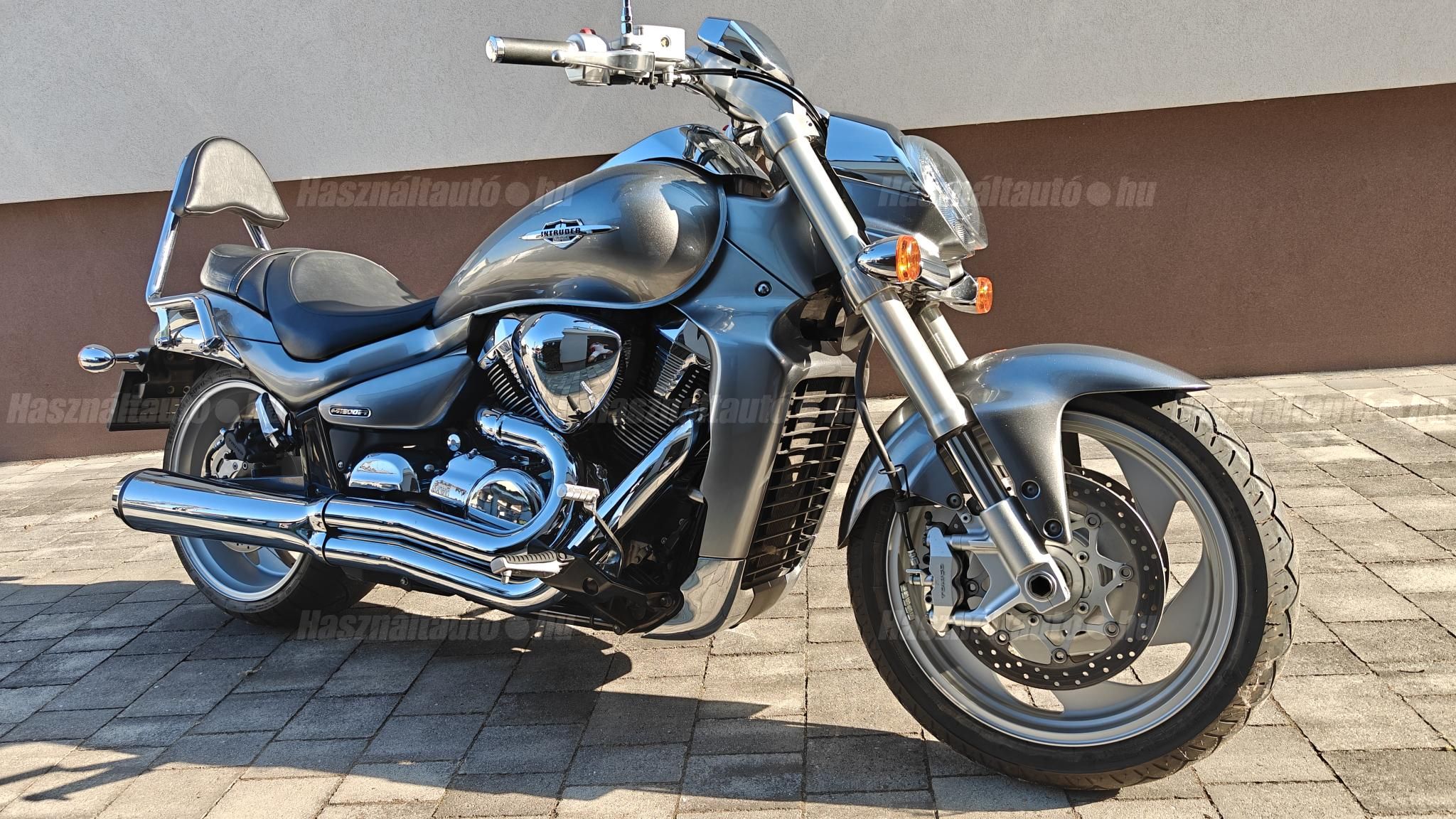 SUZUKI VZR 1800M 2009/4 - 1