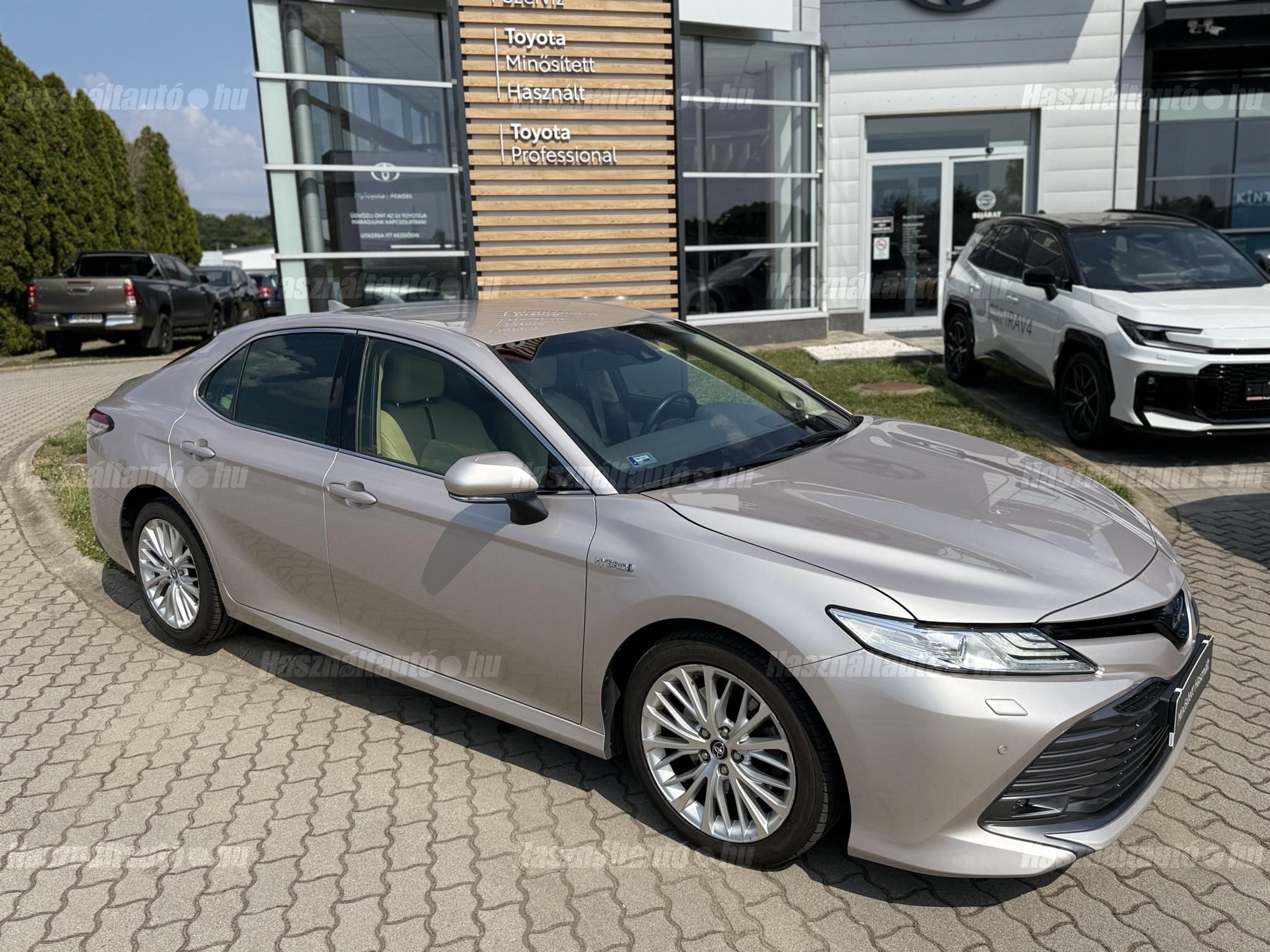 TOYOTA CAMRY 2019/12 - 1