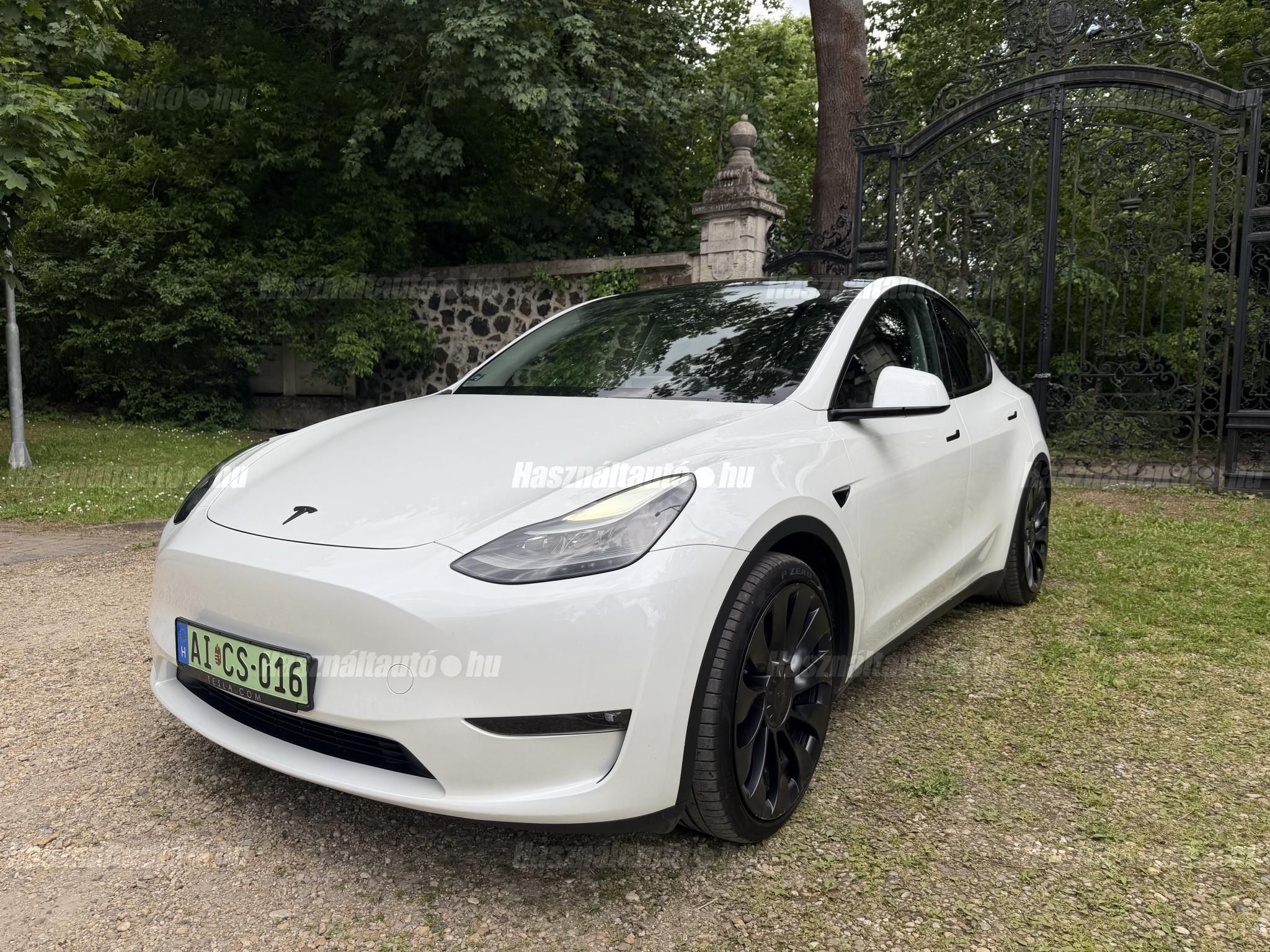 TESLA MODEL Y 2024/6 - 1