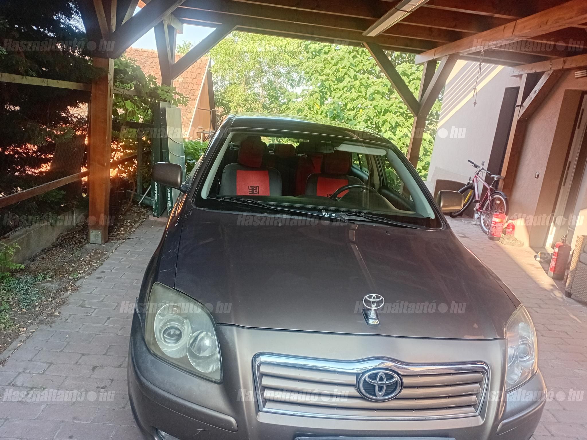 TOYOTA AVENSIS 2003/7 - 1