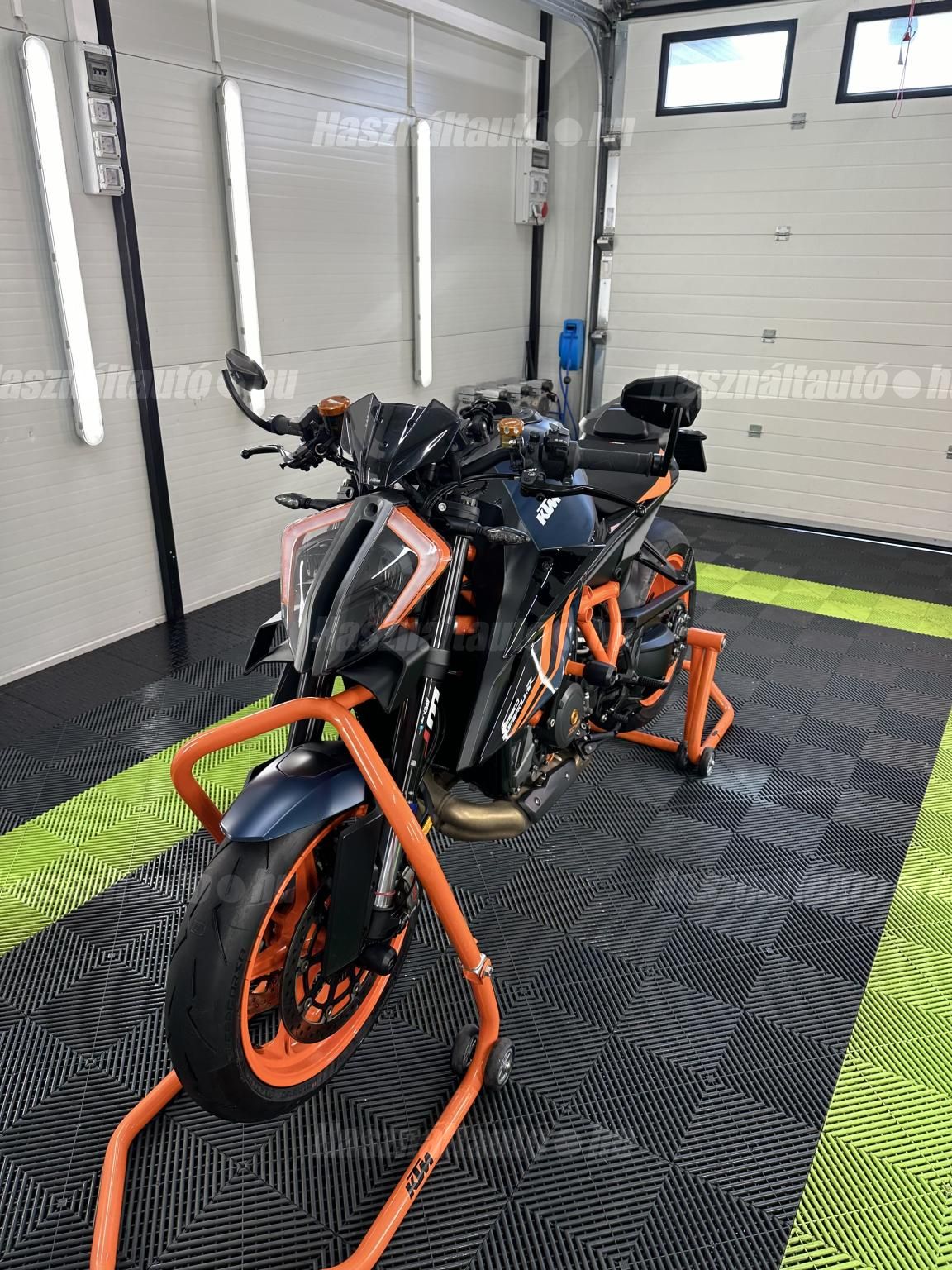 KTM 1290 SUPER DUKE R 2022/12 - 1