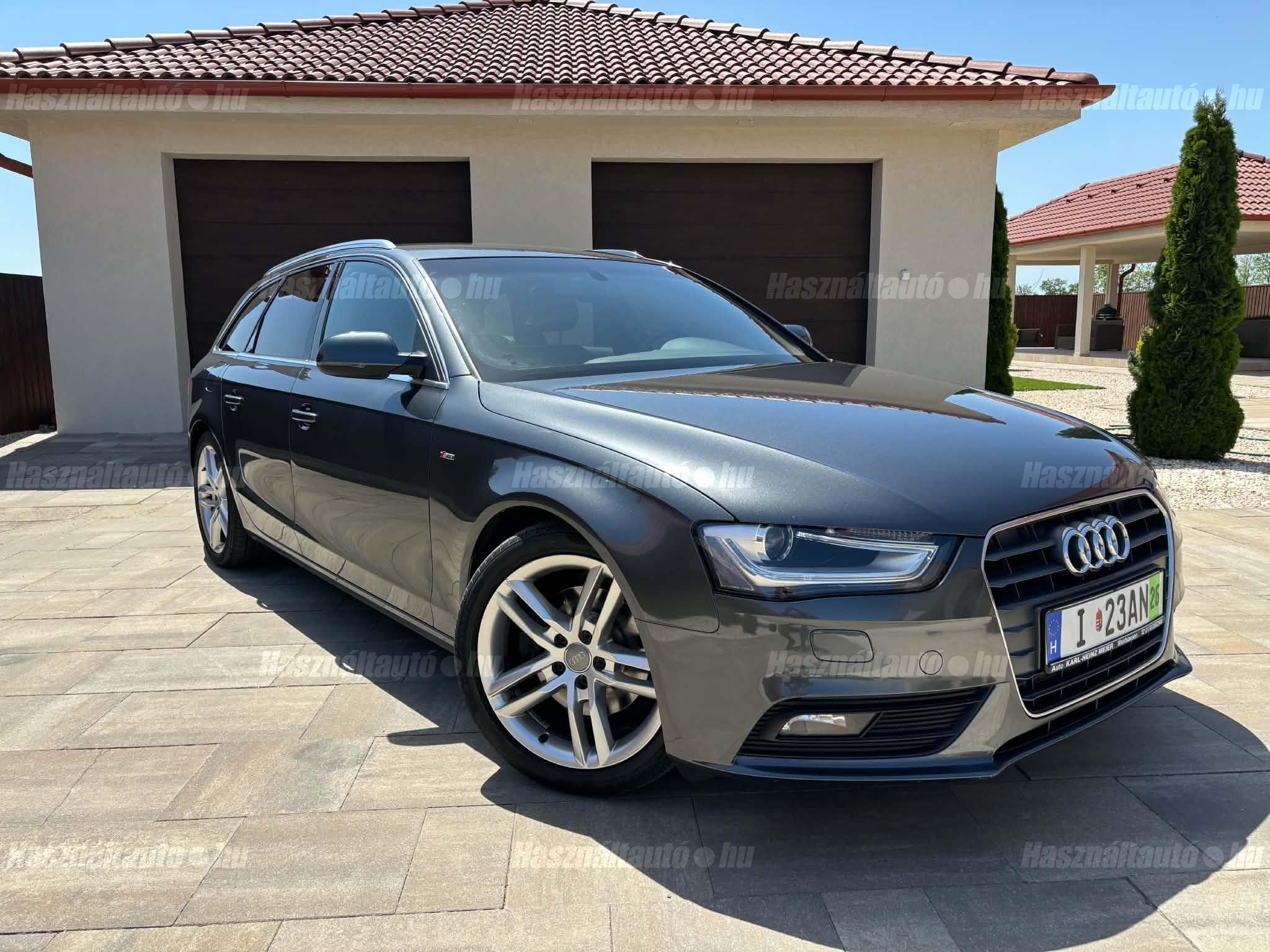 AUDI A4 2013/6 - 1