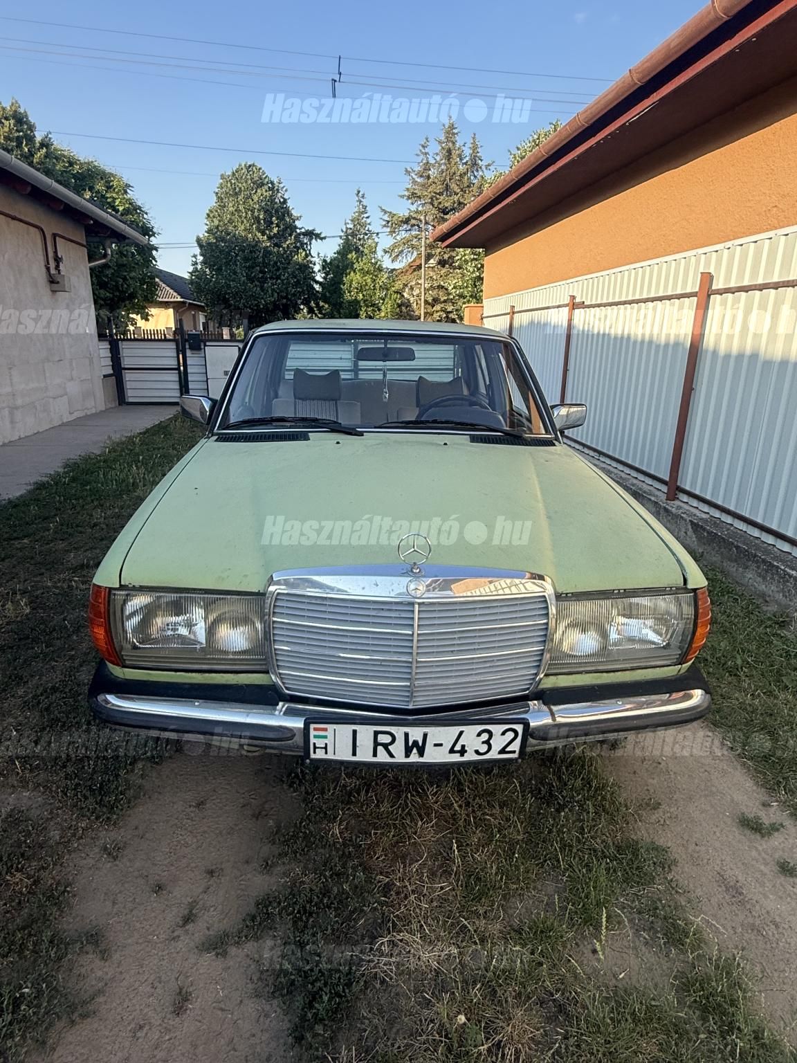 MERCEDES-BENZ W 123 1977/12 - 1