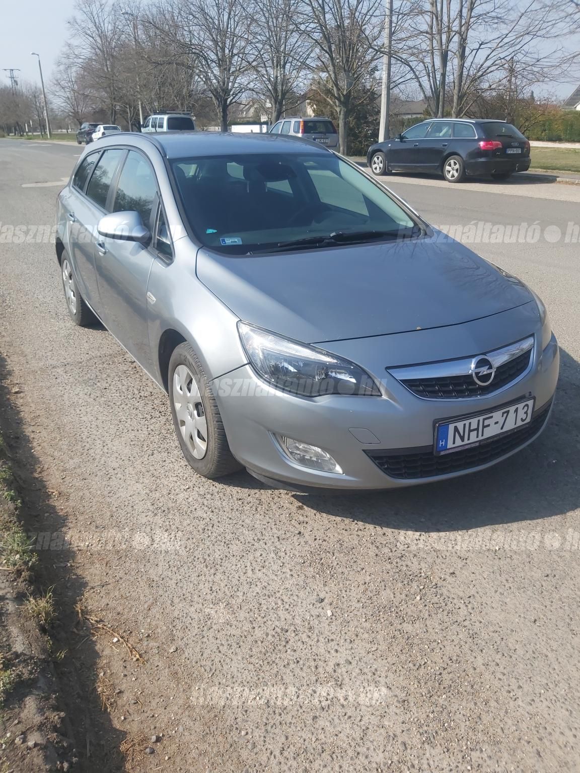 OPEL ASTRA J 2011/10 - 1