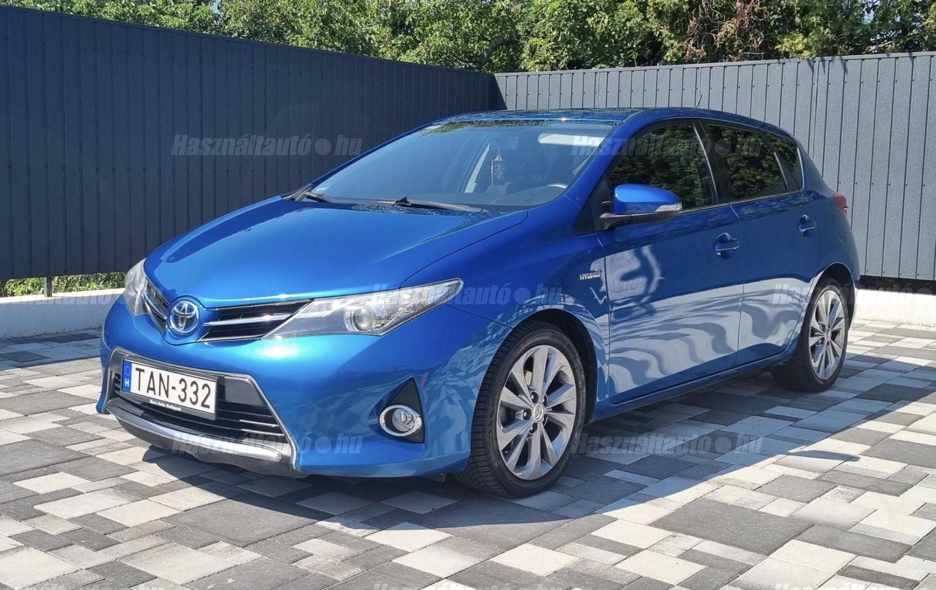 TOYOTA AURIS 2013/7 - 1