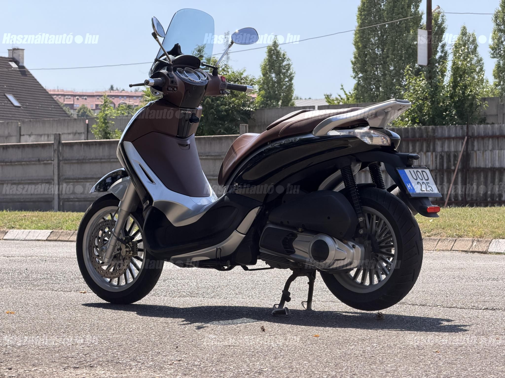PIAGGIO BEVERLY 300 2011 - 1