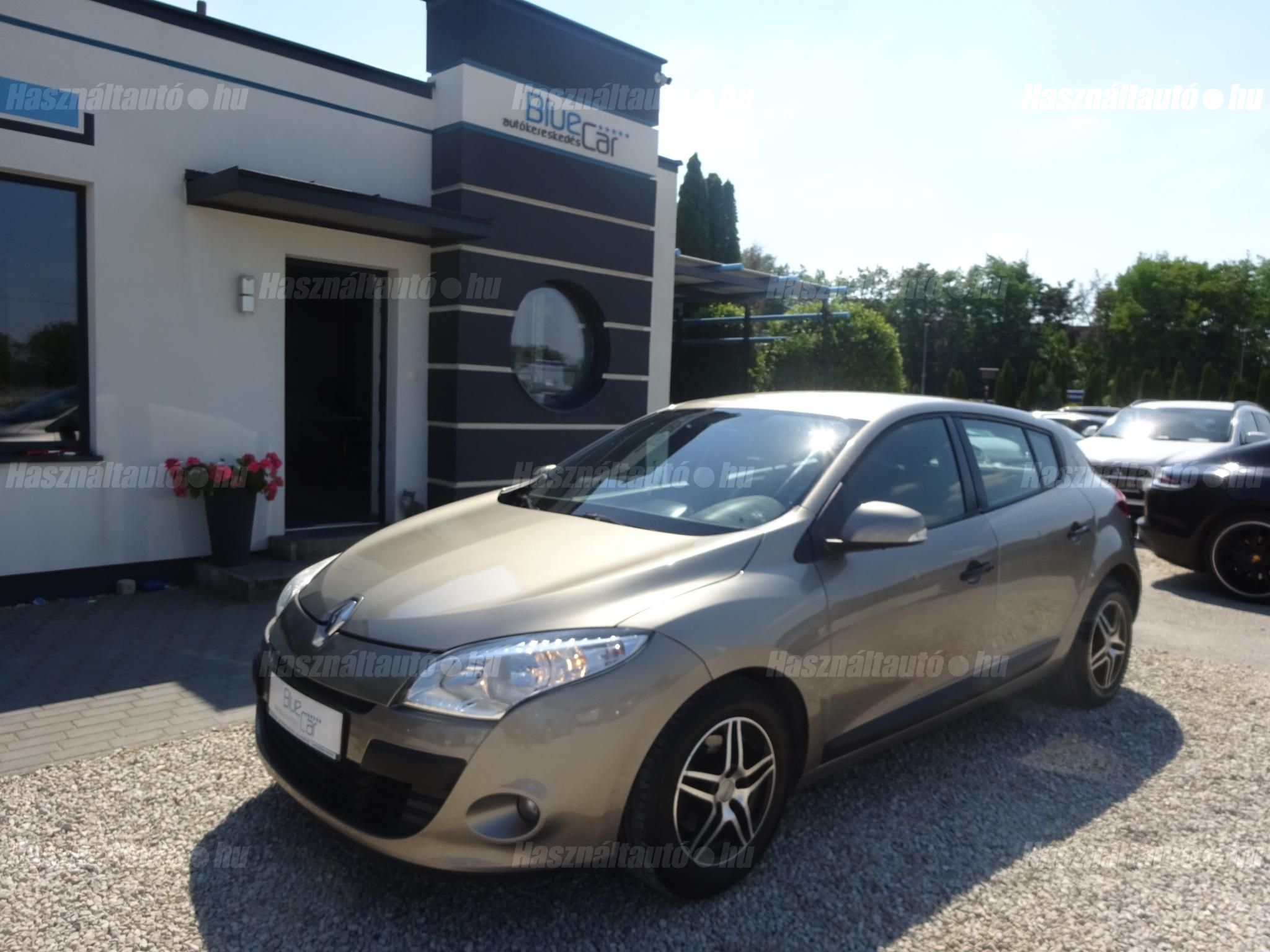 RENAULT MEGANE 2011/4 - 1