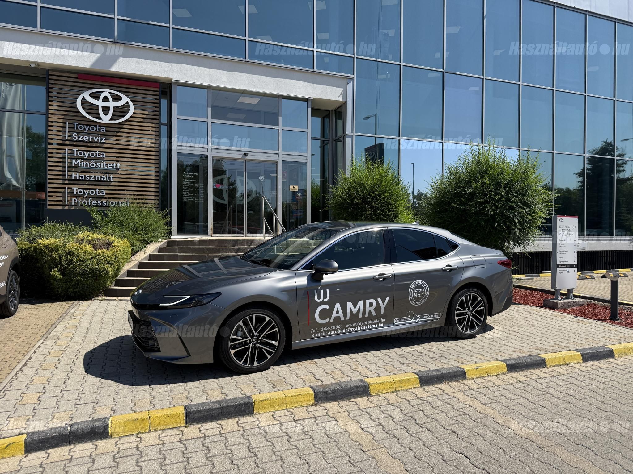 TOYOTA CAMRY 2025/11 - 1